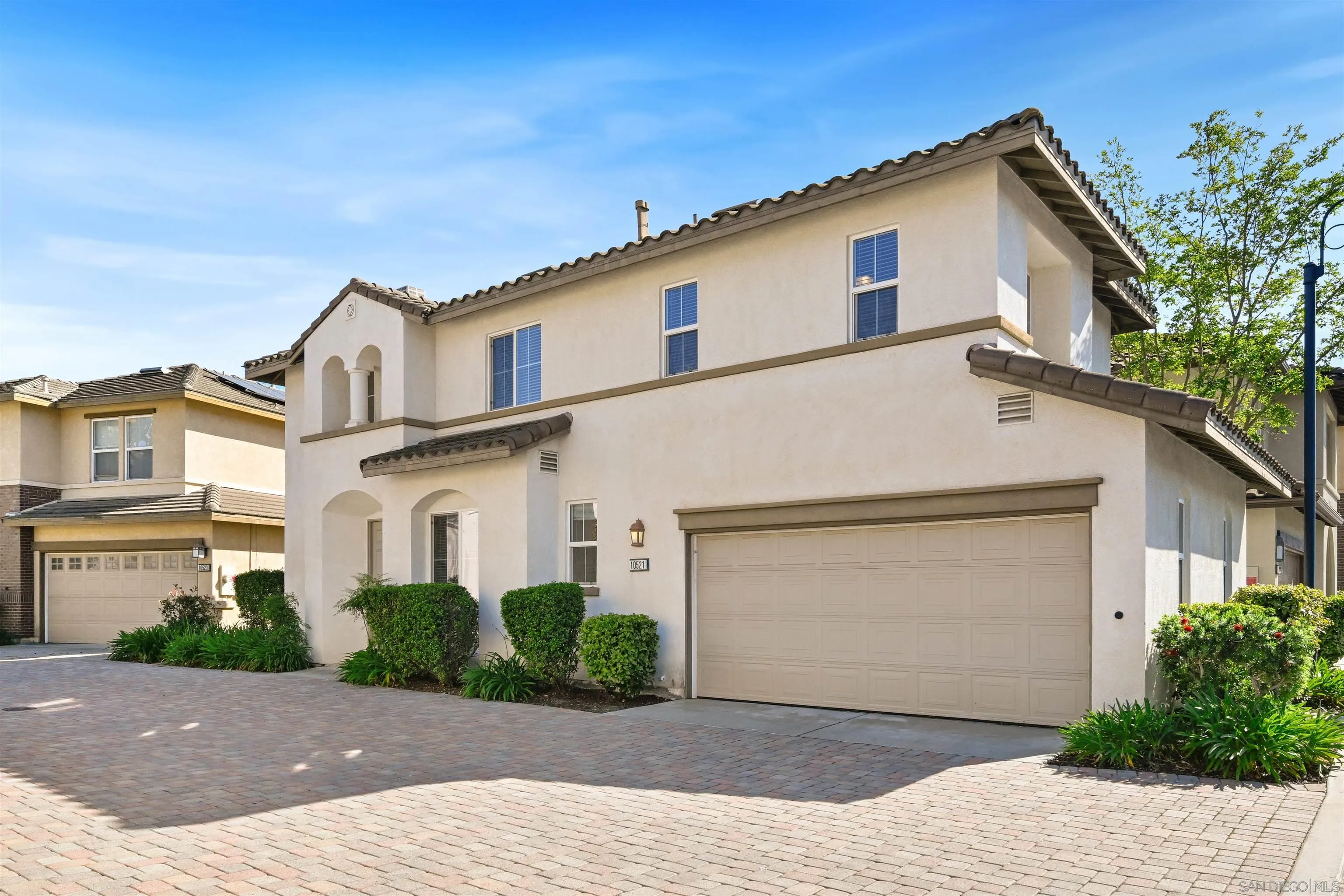 https://cdn.realtyfeed.com/cdn/127/260007069/12cf5ec97b17f9470d90d4d763a956ab.webp