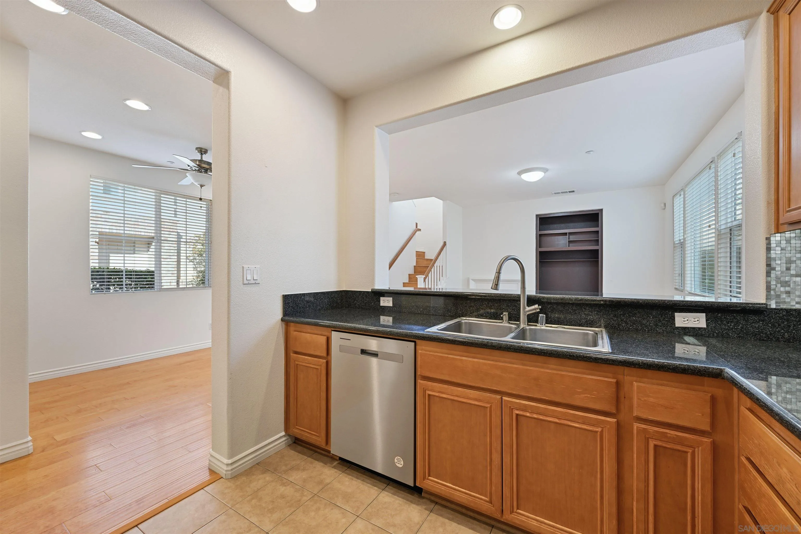 https://cdn.realtyfeed.com/cdn/127/260007069/46a496347fdd4abf5470061b67abc768.webp