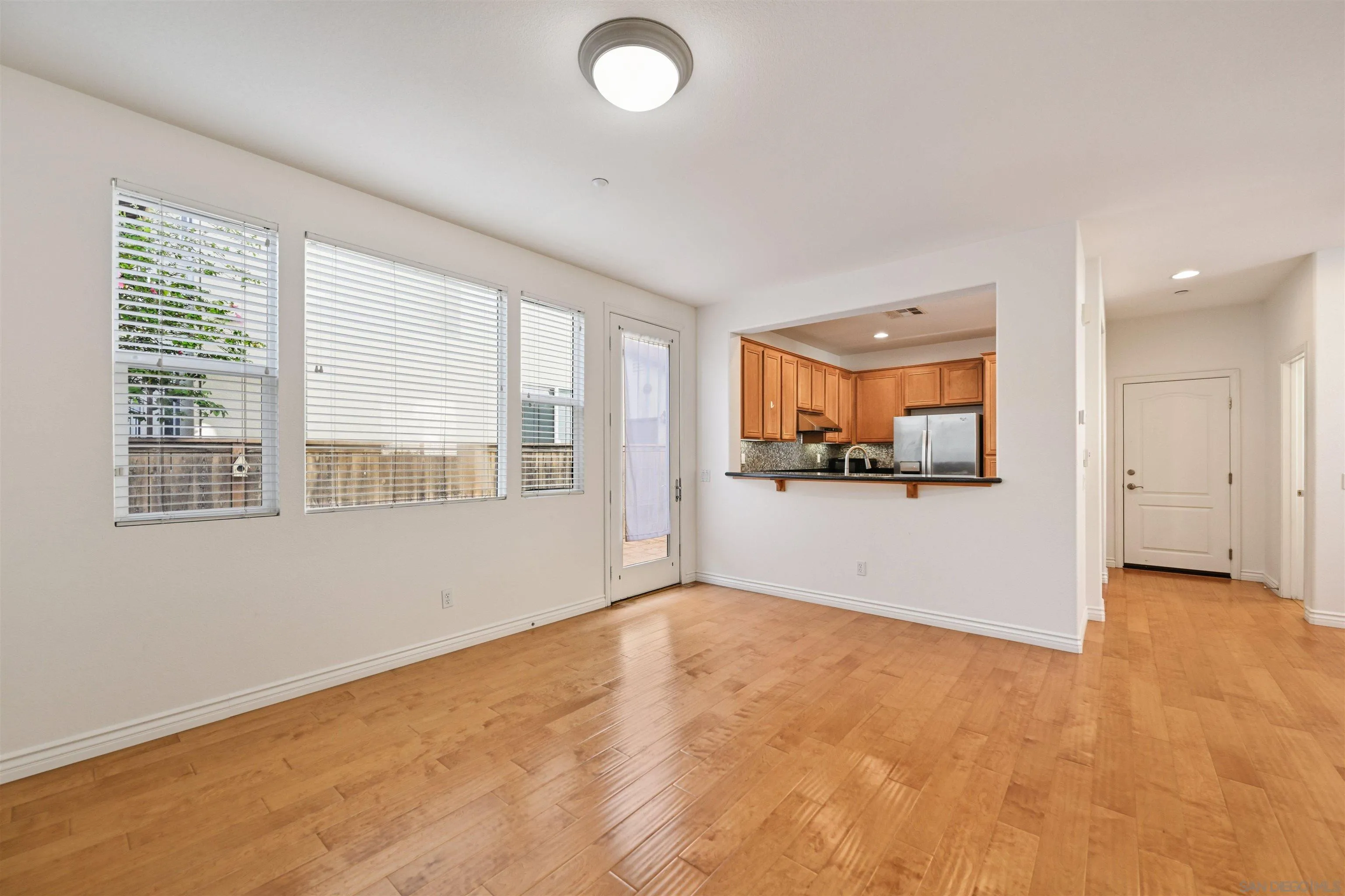 https://cdn.realtyfeed.com/cdn/127/260007069/4b09401c9cacab2f5566bc78017852db.webp