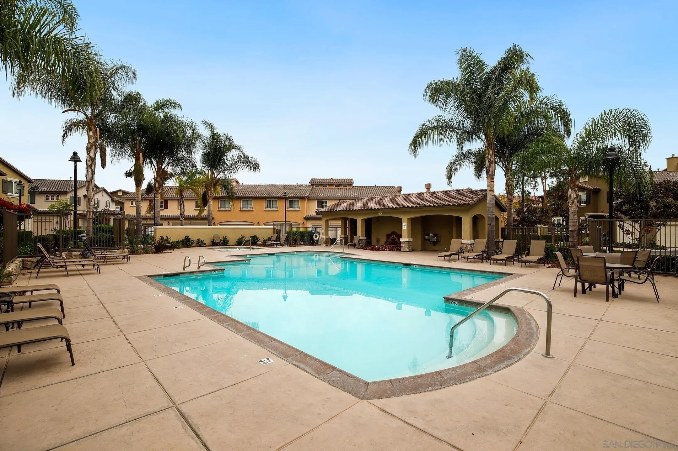 https://cdn.realtyfeed.com/cdn/127/260007069/55ab38f33e61f3417c25b655fb90d30e.webp