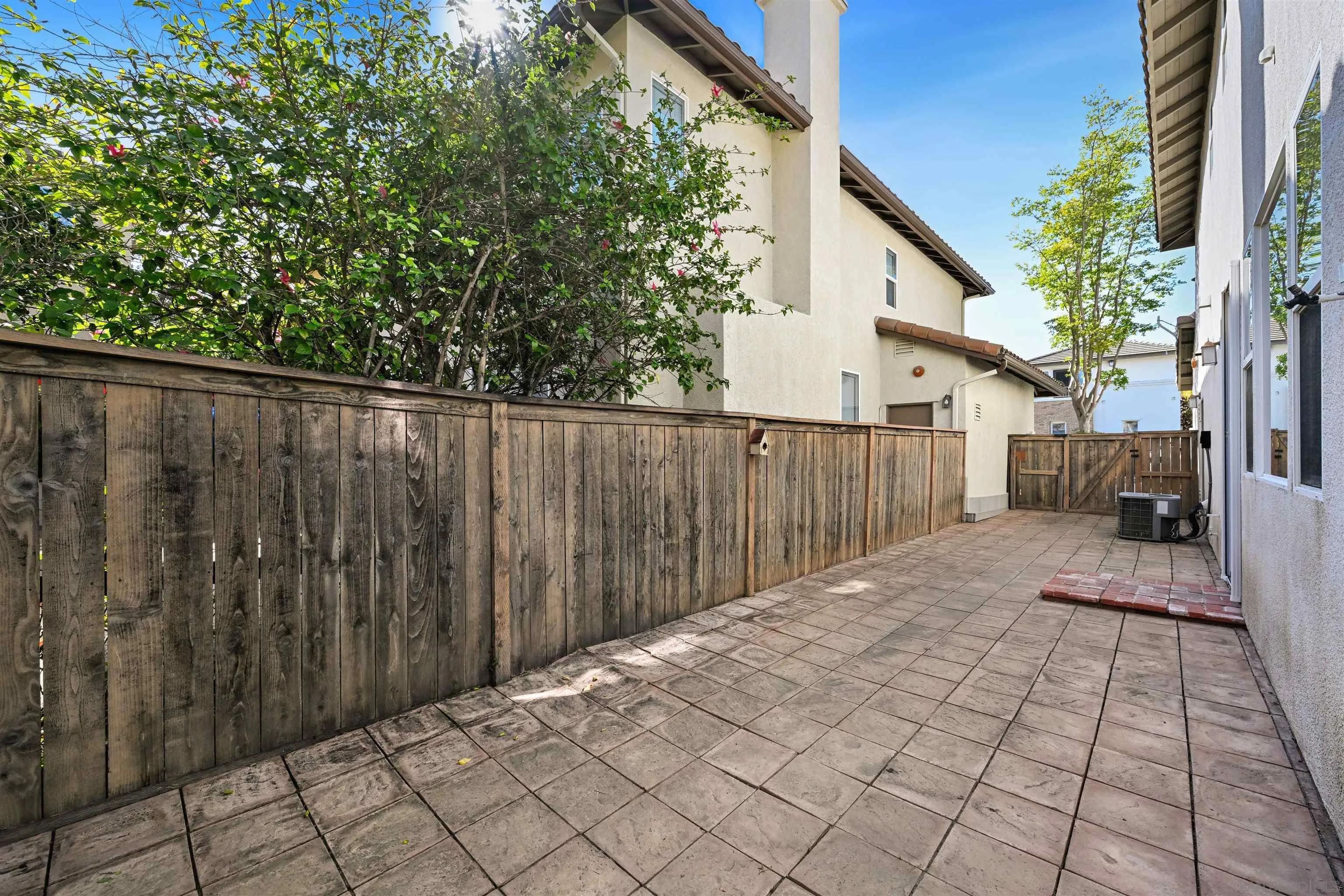 https://cdn.realtyfeed.com/cdn/127/260007069/fe9ac315adc8271d9bd8048aff247c6d.webp