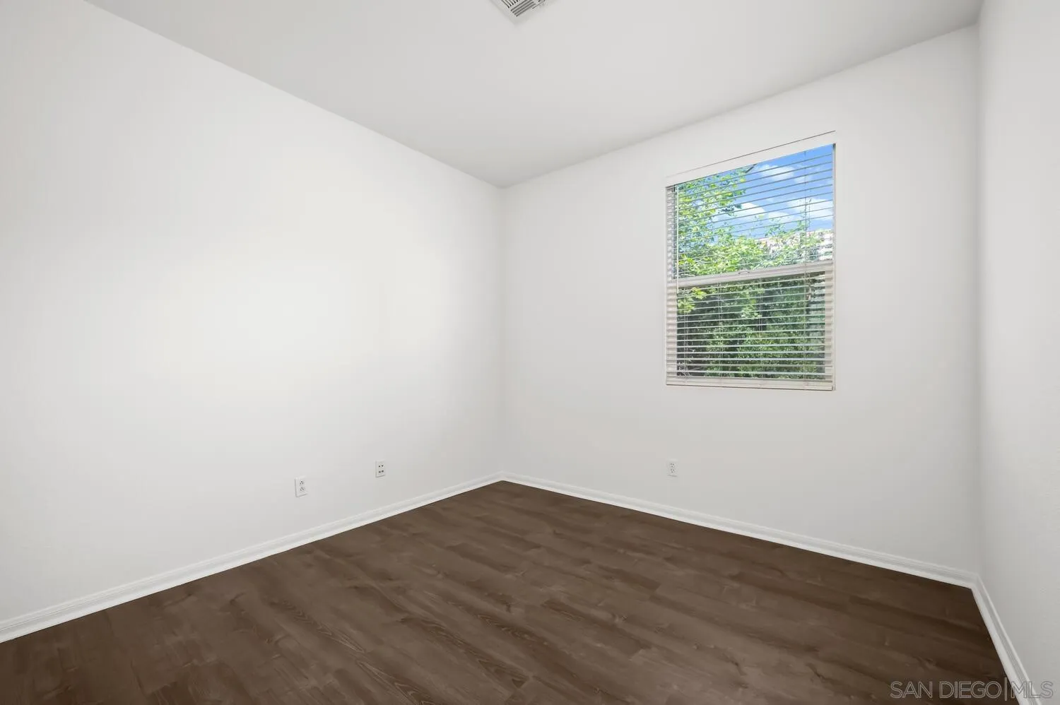 Photo #27: 260007072 Listing: Photo #27