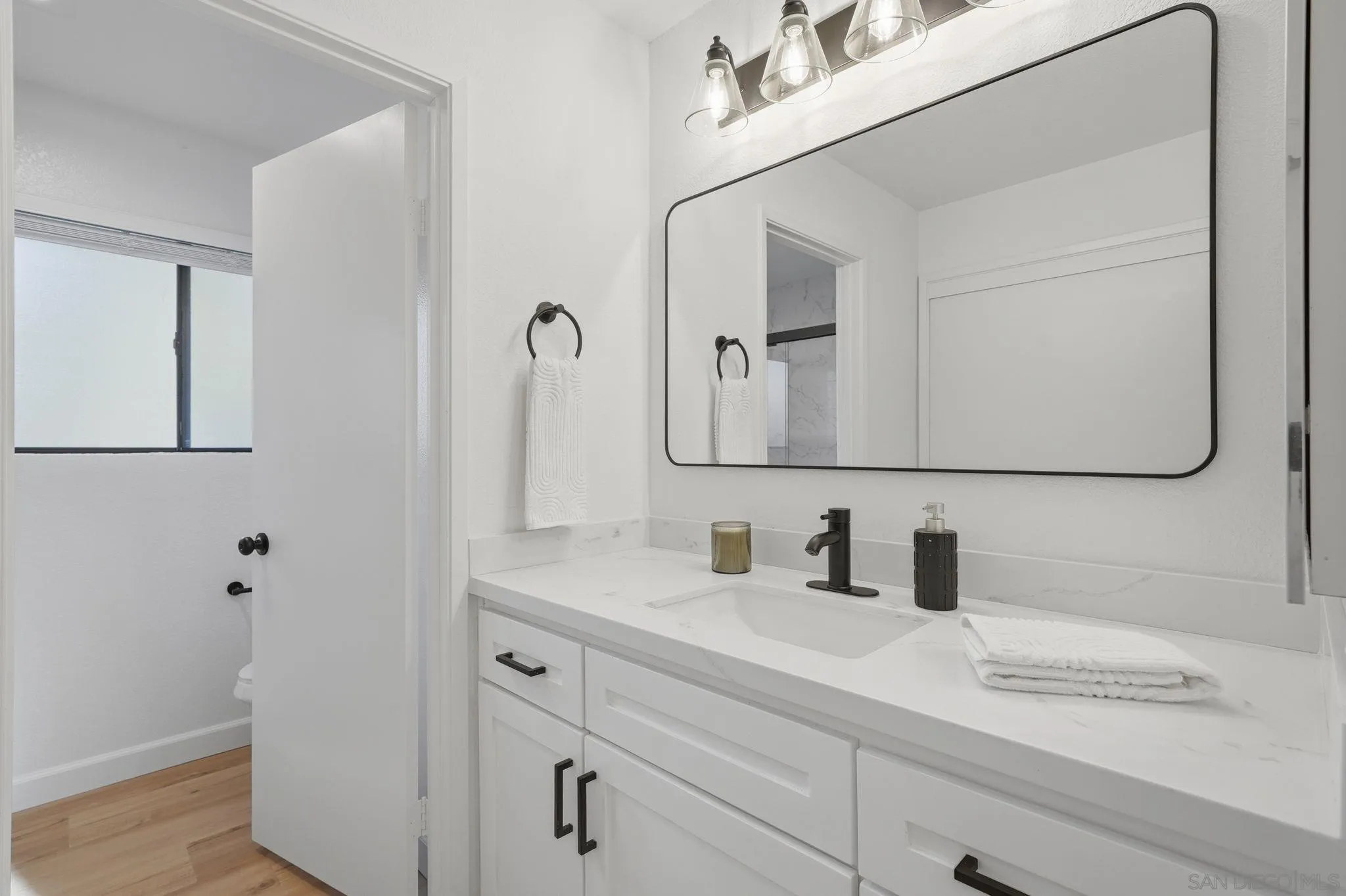 https://cdn.realtyfeed.com/cdn/127/260007077/4e873d5e10c94db49296274490ab136f.webp