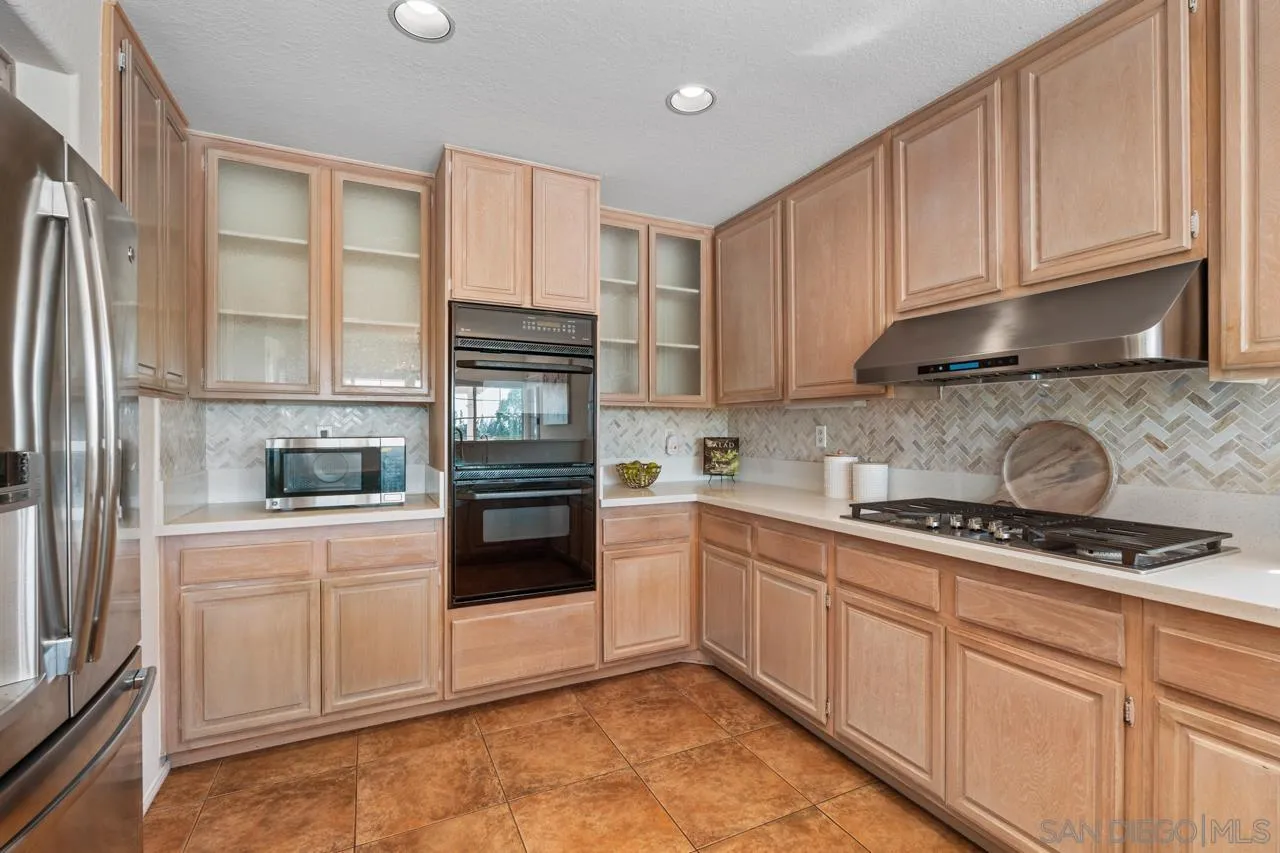 https://cdn.realtyfeed.com/cdn/127/260007087/46aec783f6275bcd15c0036935cb86a5.webp