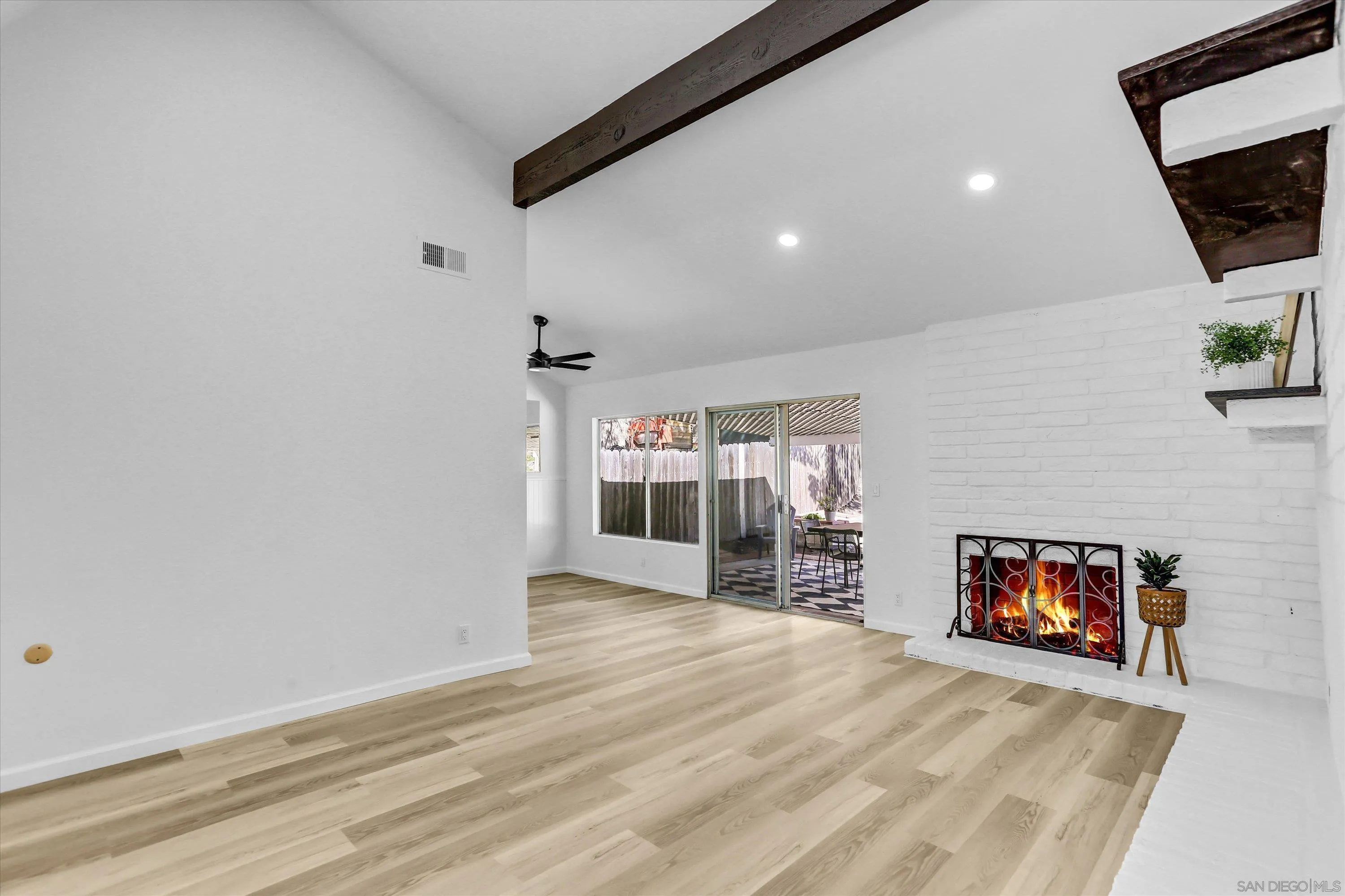 https://cdn.realtyfeed.com/cdn/127/260007089/1beaff3e3a9399422ece5909c118c155.webp