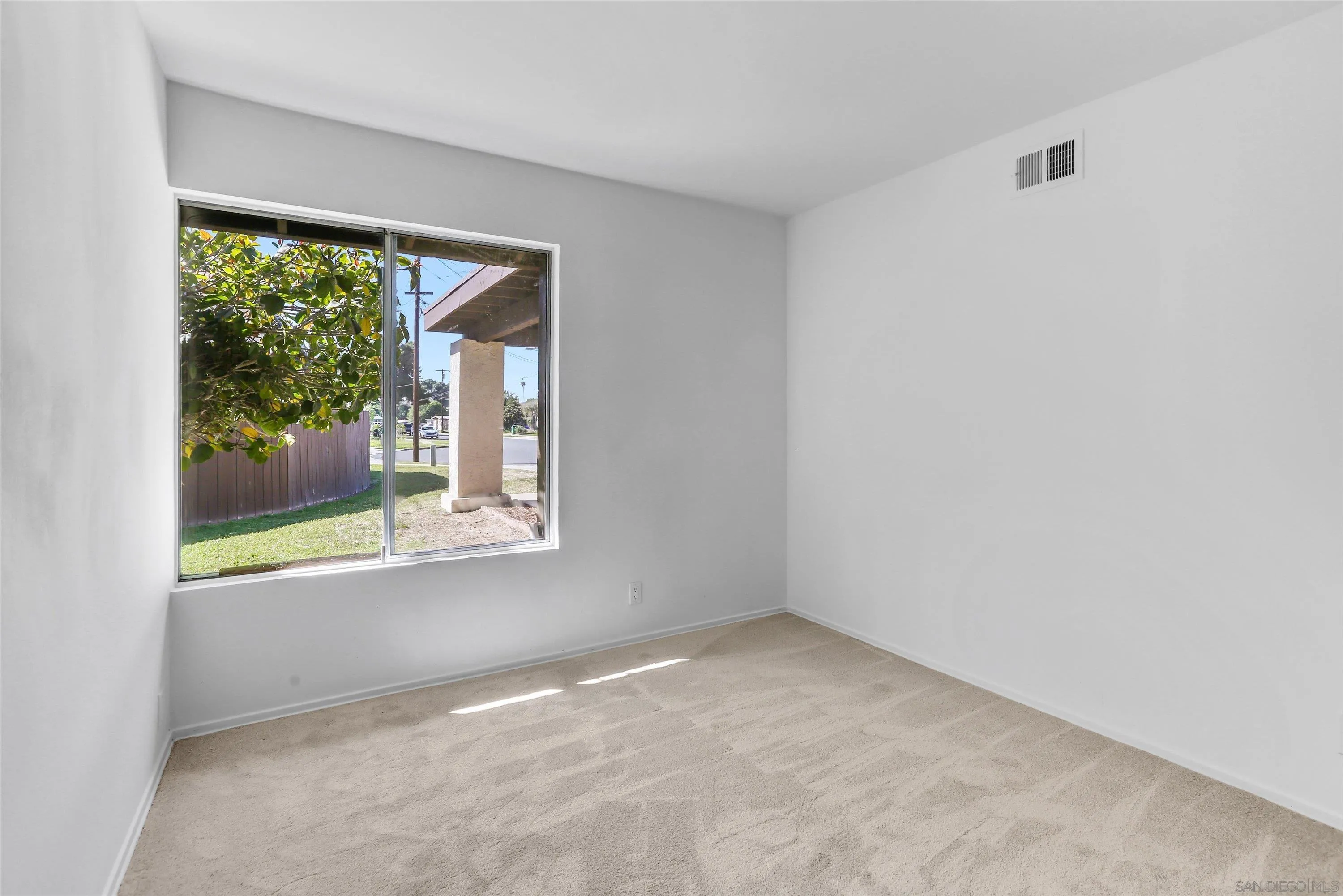 https://cdn.realtyfeed.com/cdn/127/260007089/62b142857badbe05b7d1c13a295395aa.webp