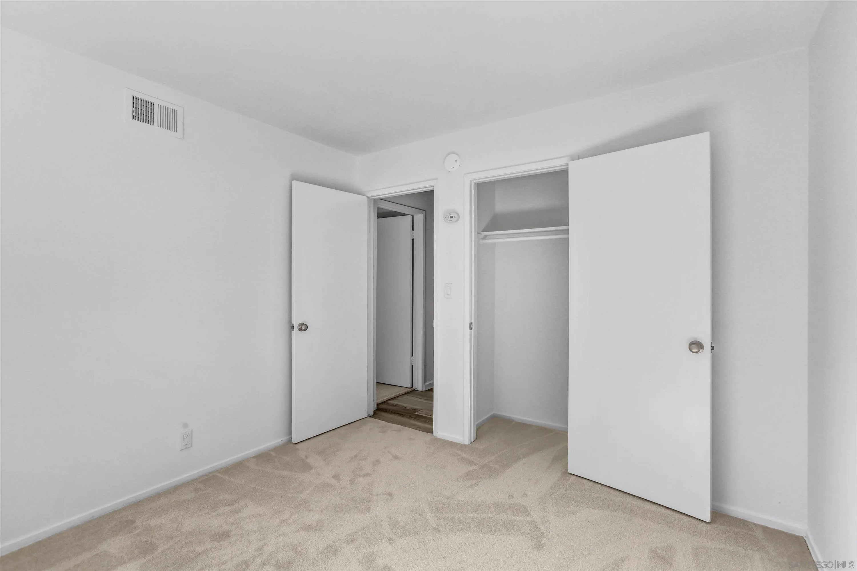https://cdn.realtyfeed.com/cdn/127/260007089/8446f58cfc9f0d7b78e0cb022072911b.webp