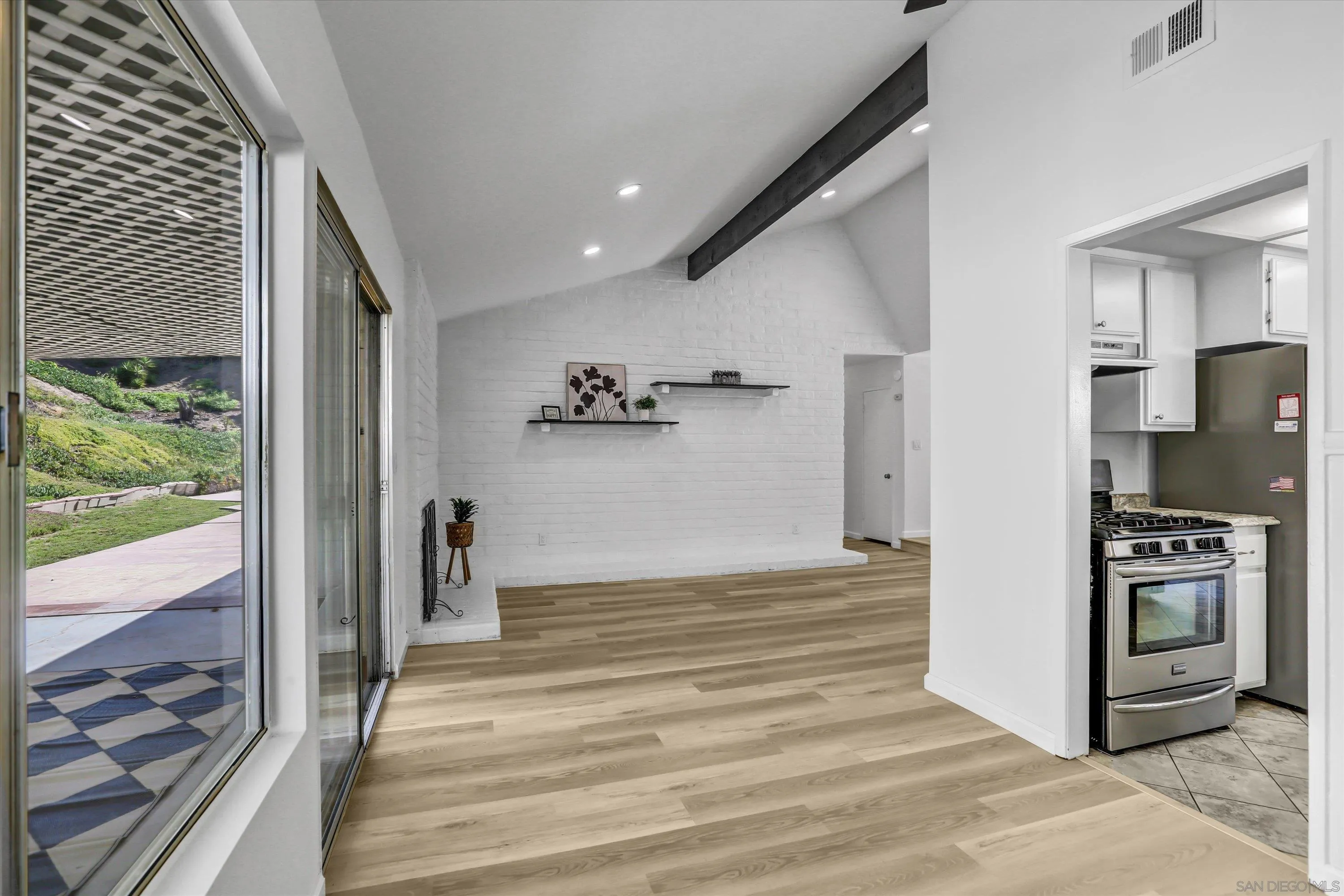 https://cdn.realtyfeed.com/cdn/127/260007089/c9b23d79b1542be25c21a2cf9ffb196c.webp