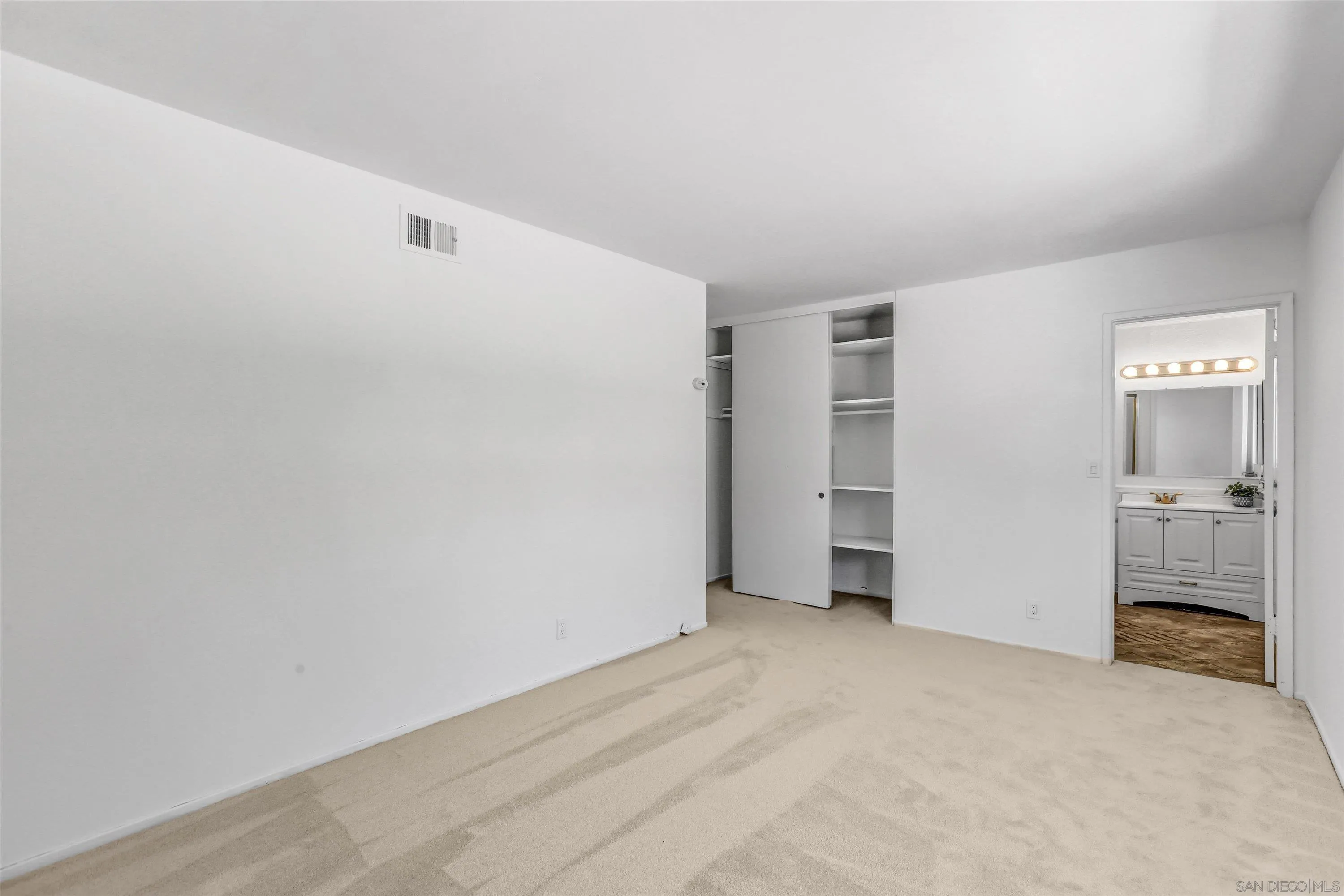 https://cdn.realtyfeed.com/cdn/127/260007089/ed6c23a559a09b5280ecade2c12713e1.webp
