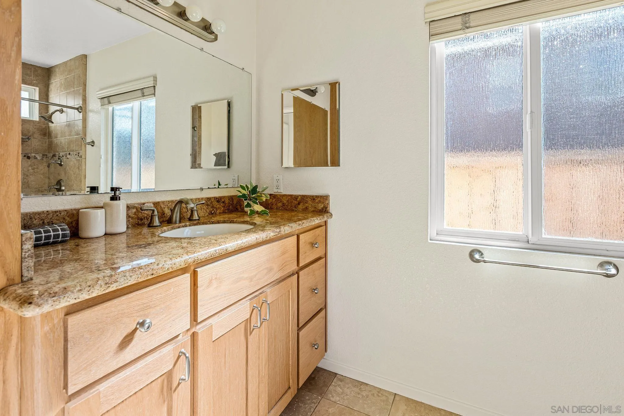 https://cdn.realtyfeed.com/cdn/127/260007094/193ea94055fe8ed05472c90cae79e28e.webp