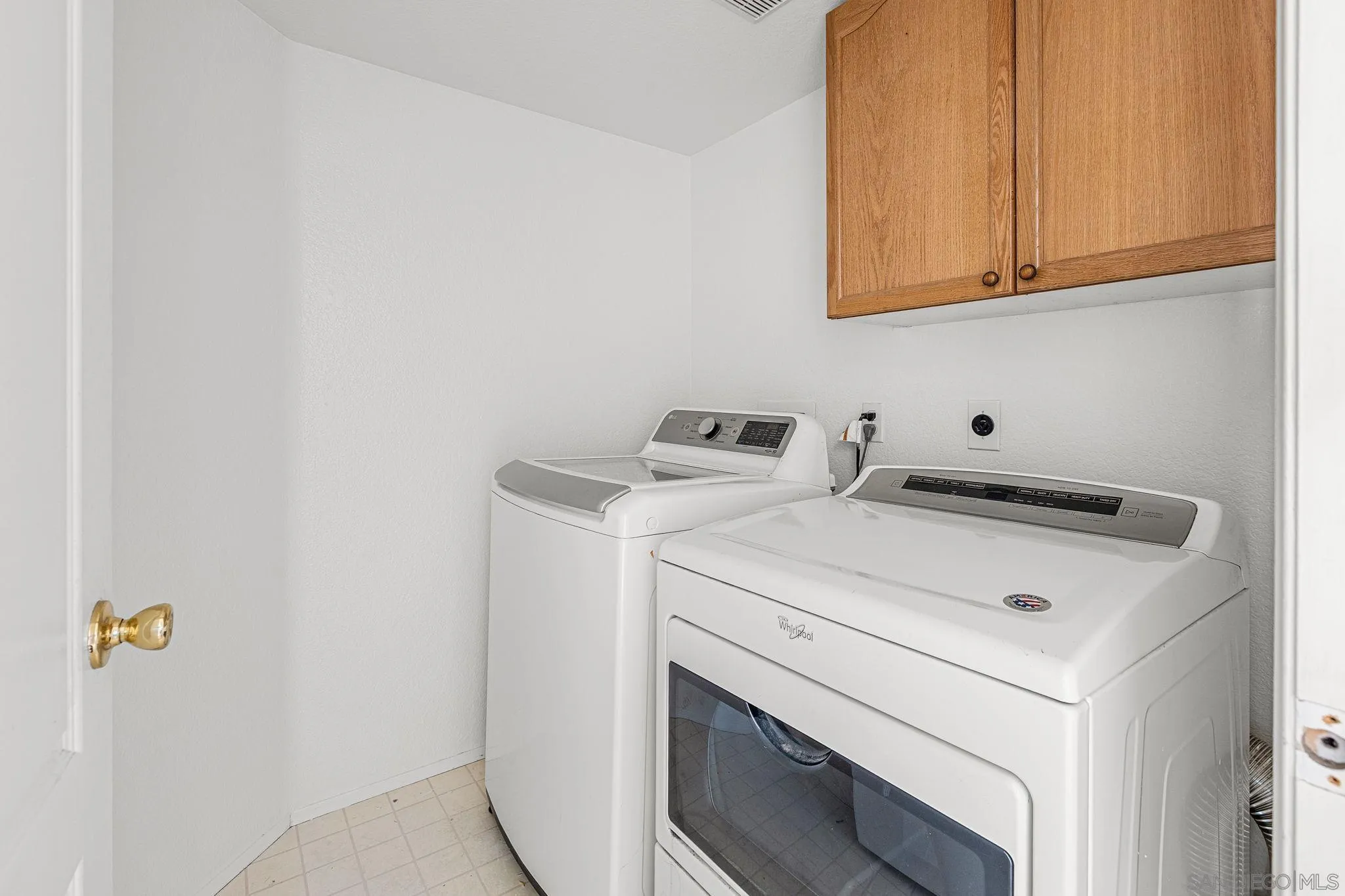 https://cdn.realtyfeed.com/cdn/127/260007094/813dde61c664f47eb80e3c03c1d6ee13.webp