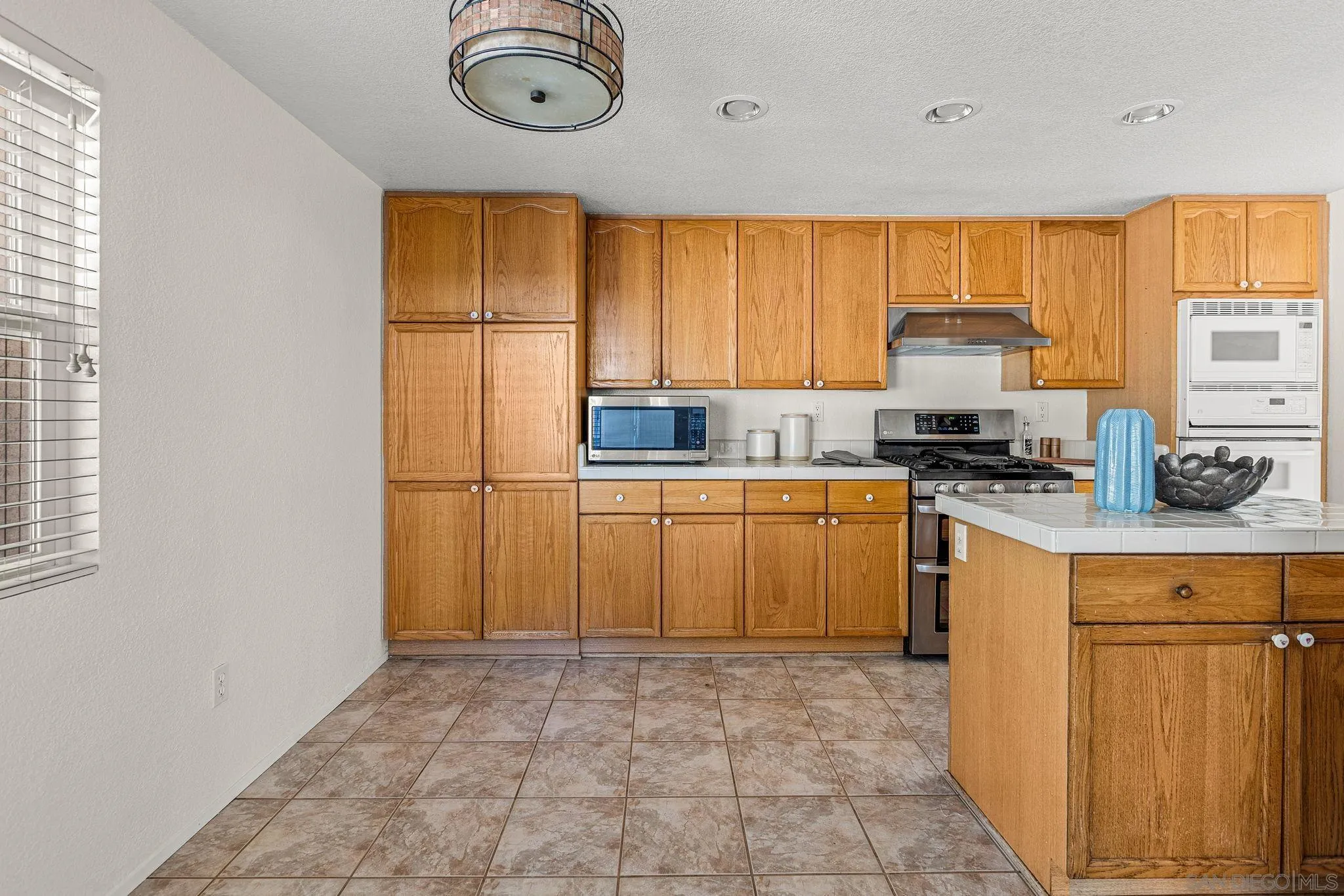 https://cdn.realtyfeed.com/cdn/127/260007094/c18e389a4e39467999f0db6fb0ad18e9.webp