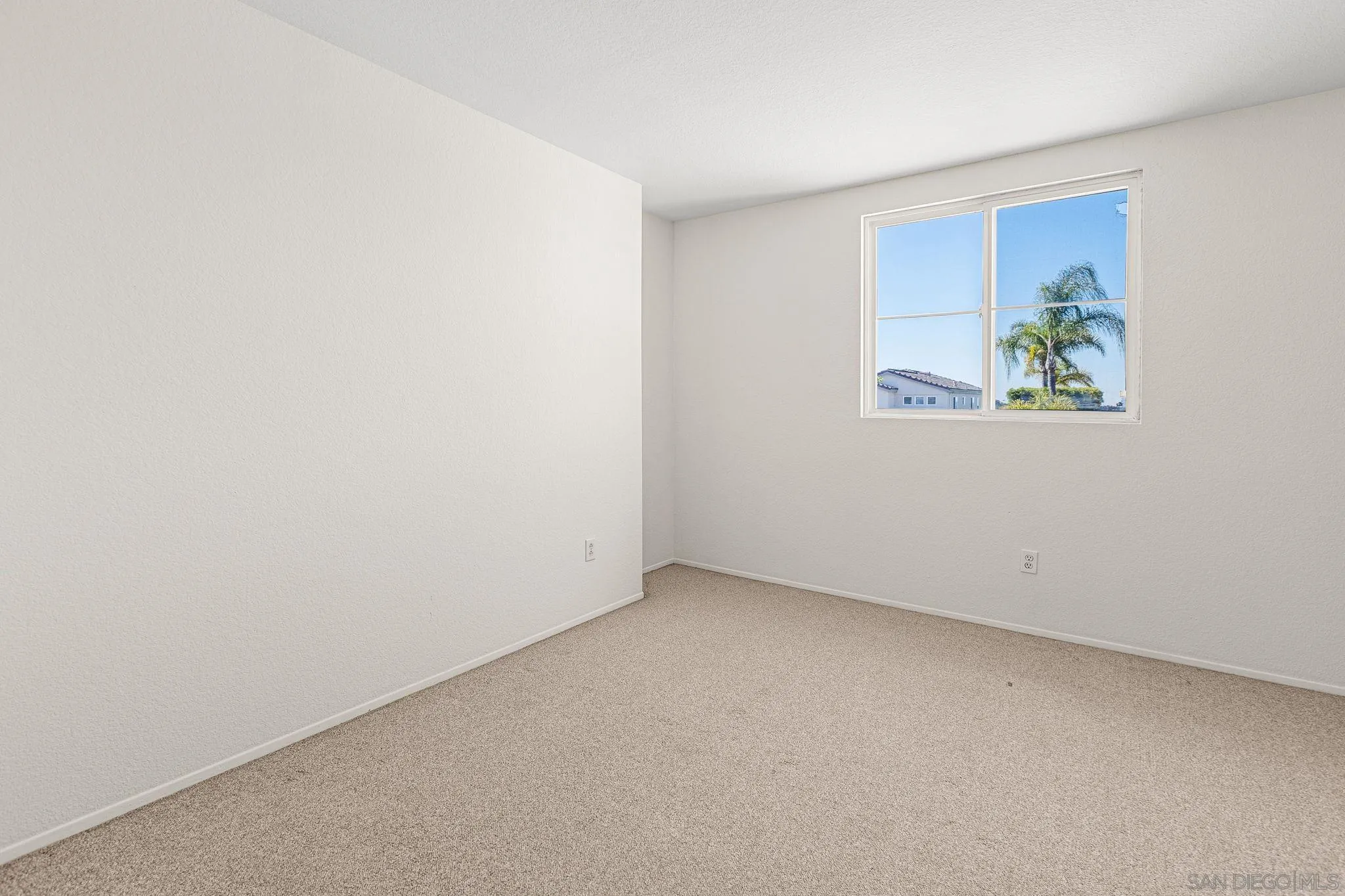 https://cdn.realtyfeed.com/cdn/127/260007094/ce17c8c6dccba50360a523e1f58834db.webp