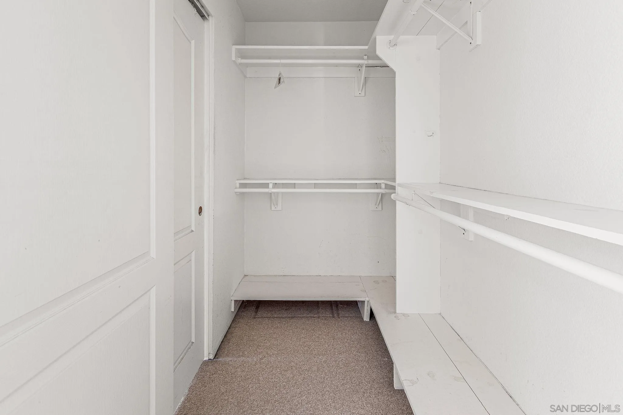 https://cdn.realtyfeed.com/cdn/127/260007094/fb7fde6eb692d224ac7c22c3f3e3a817.webp