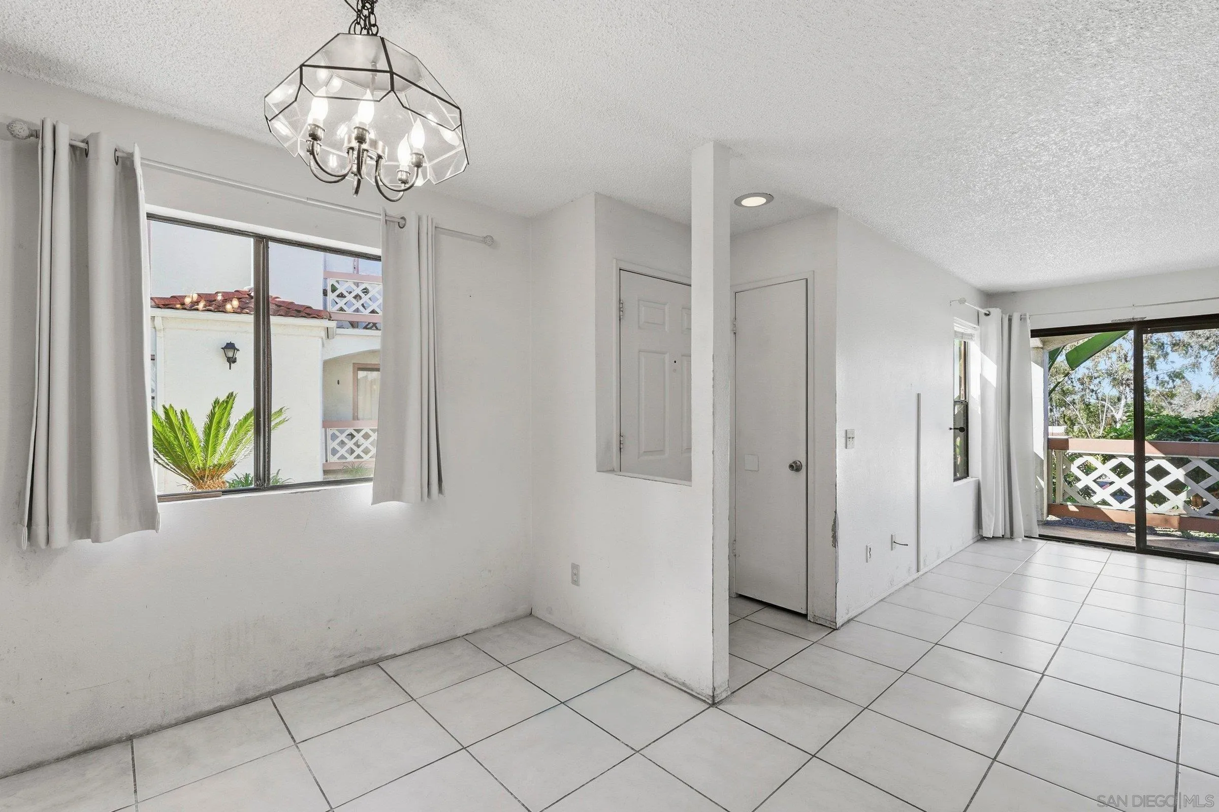 Photo #3: 260007096 Listing: Photo #3