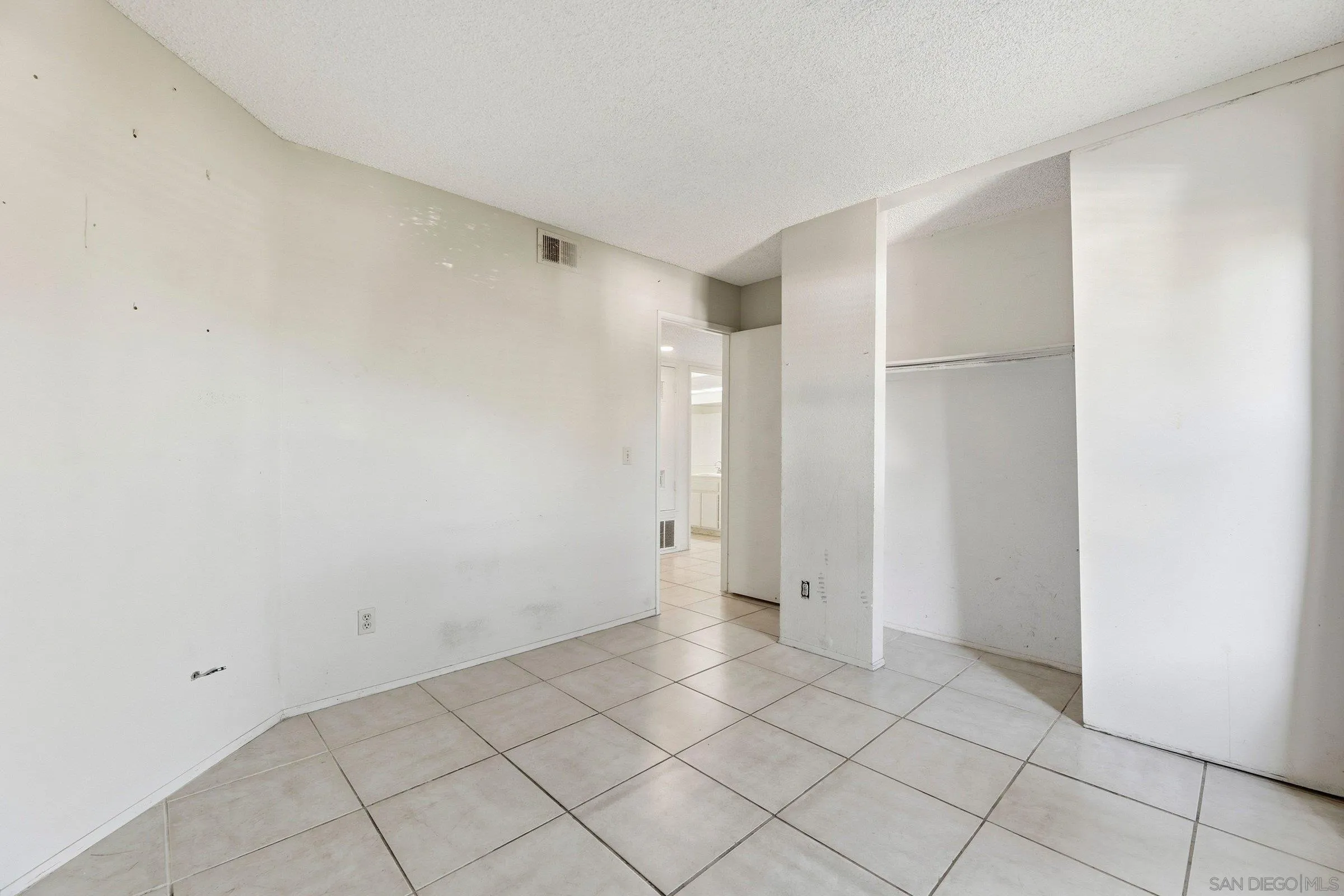 Photo #14: 260007096 Listing: Photo #14