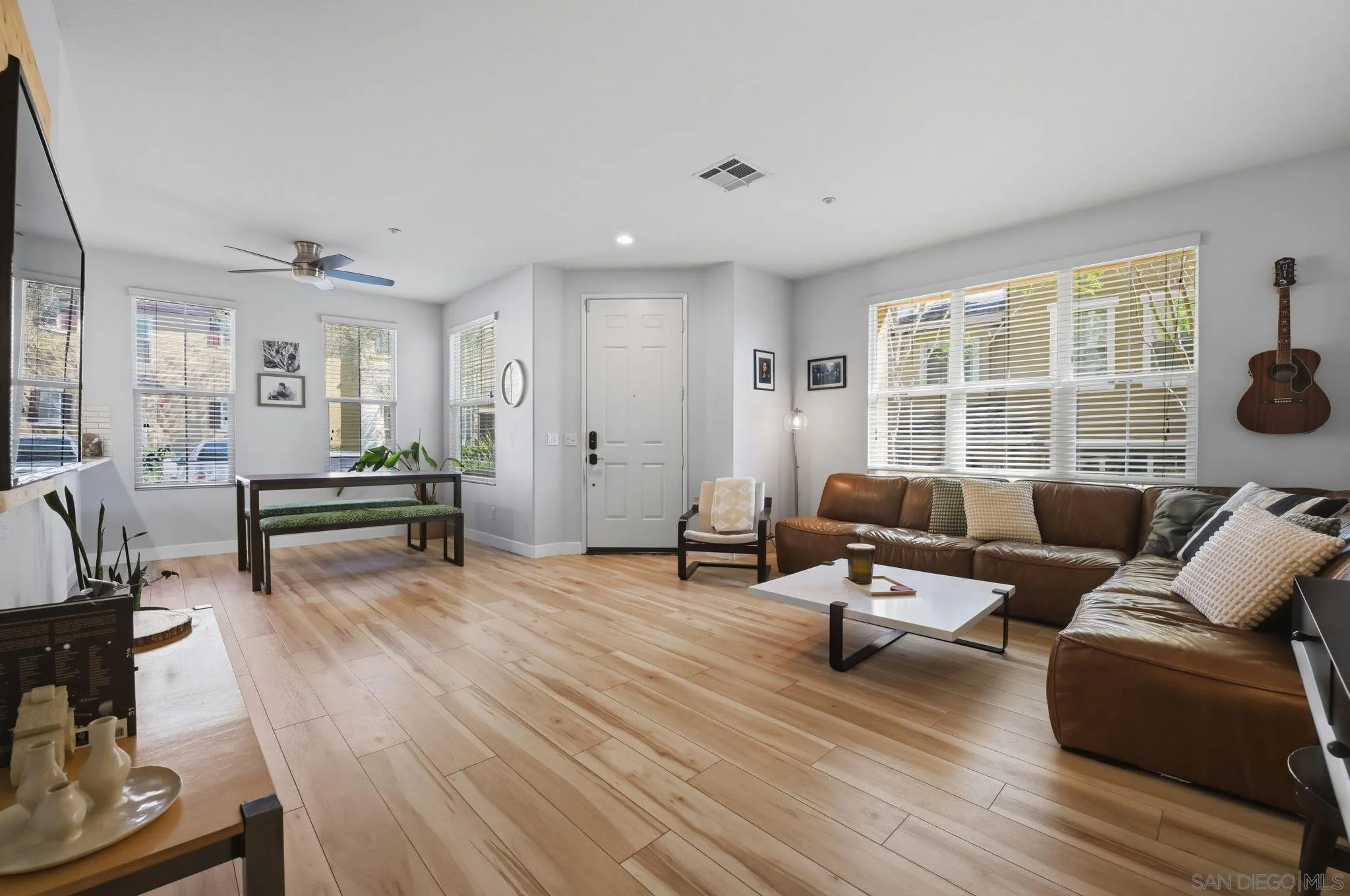 Photo #2: 260007102 Listing: Photo #2