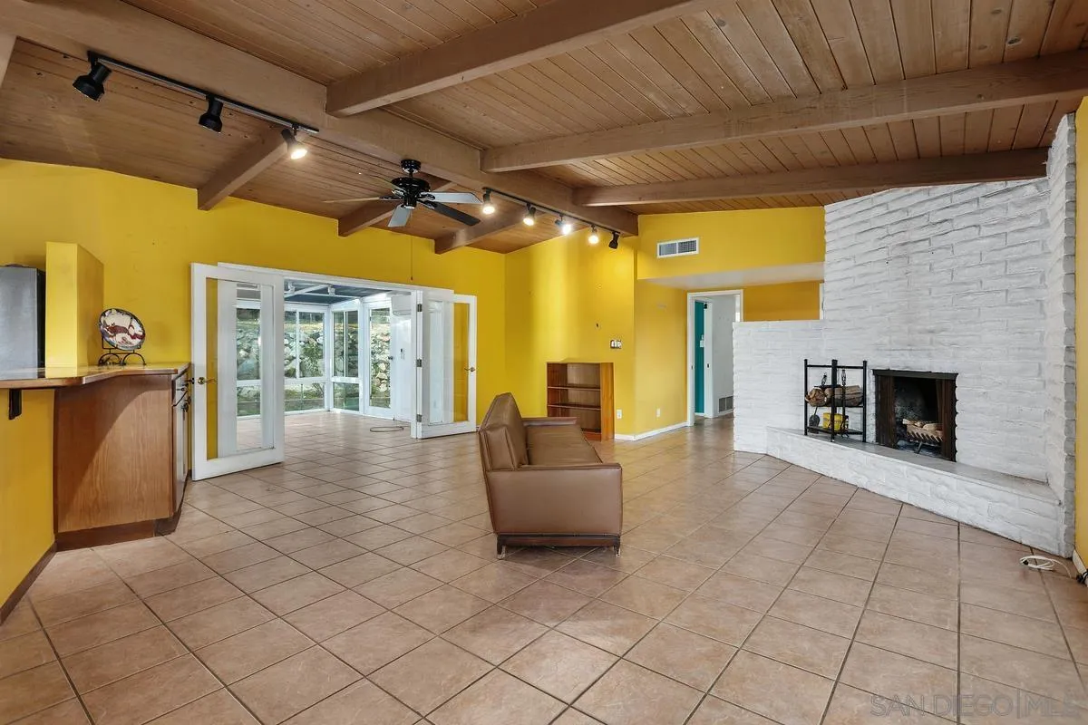 https://cdn.realtyfeed.com/cdn/127/260007103/76dbe85dd832bcbab42d73940faf672e.webp