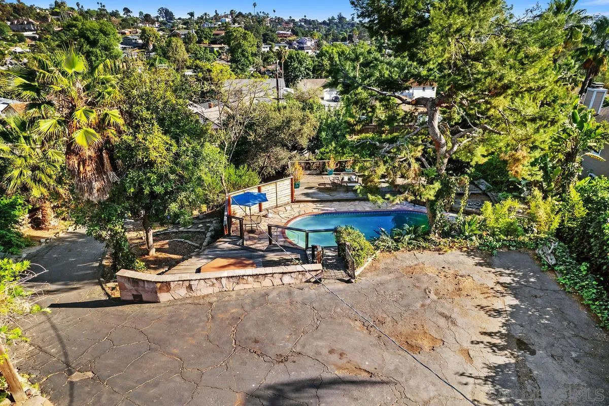 https://cdn.realtyfeed.com/cdn/127/260007103/ce2f3b160ad9e8e7da2b0811619b0c57.webp