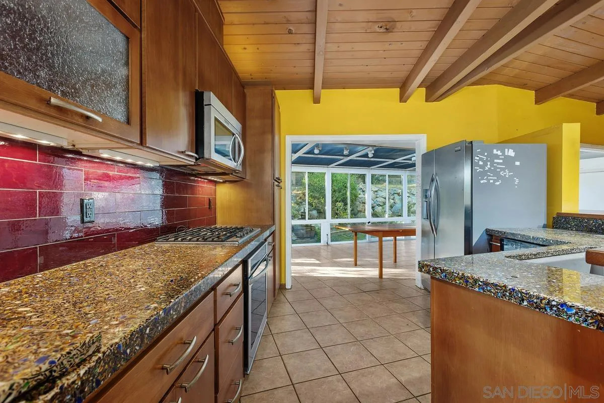 https://cdn.realtyfeed.com/cdn/127/260007103/d434951230ae6d4cb3ade0ca5608f135.webp