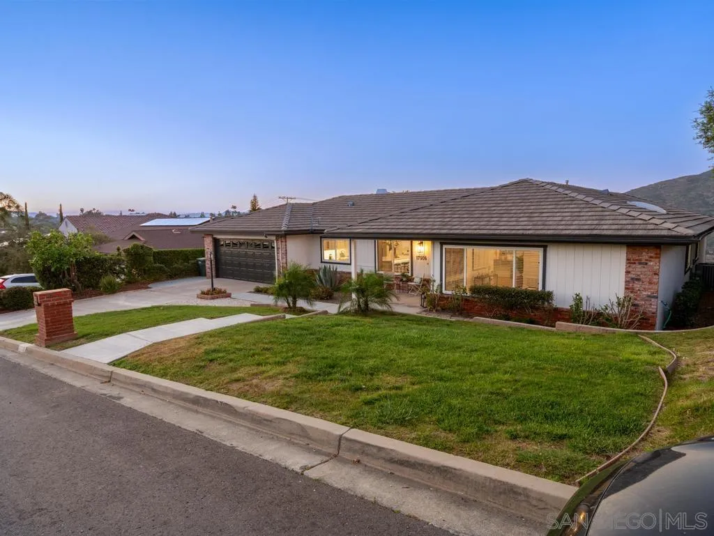 https://cdn.realtyfeed.com/cdn/127/260007104/0236c29d5c3d8bbcb4432c014ff5706f.webp
