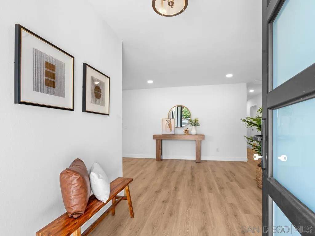 https://cdn.realtyfeed.com/cdn/127/260007104/363105721223a939d6df77622b0306df.webp