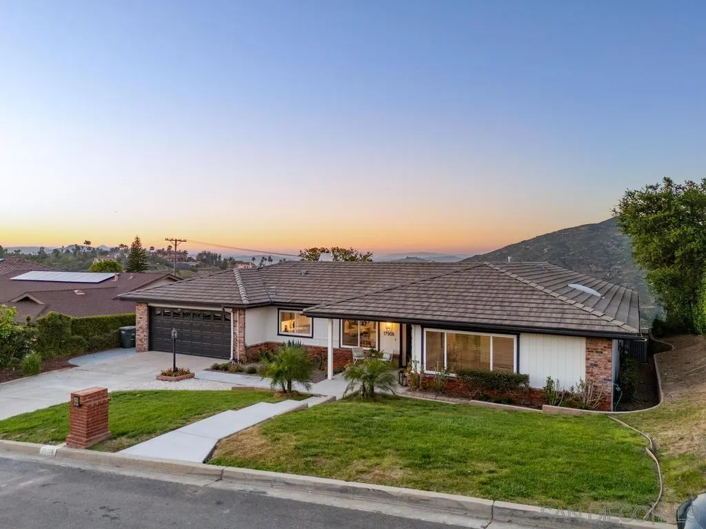 https://cdn.realtyfeed.com/cdn/127/260007104/a5a0b7a4f6a81163c352bff20658d7a8.webp