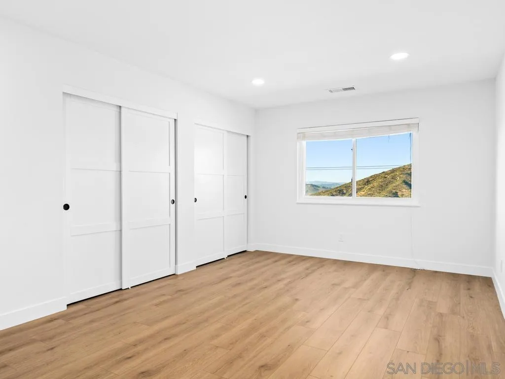https://cdn.realtyfeed.com/cdn/127/260007104/f3383f38c50cf40214d66c9203b370b0.webp