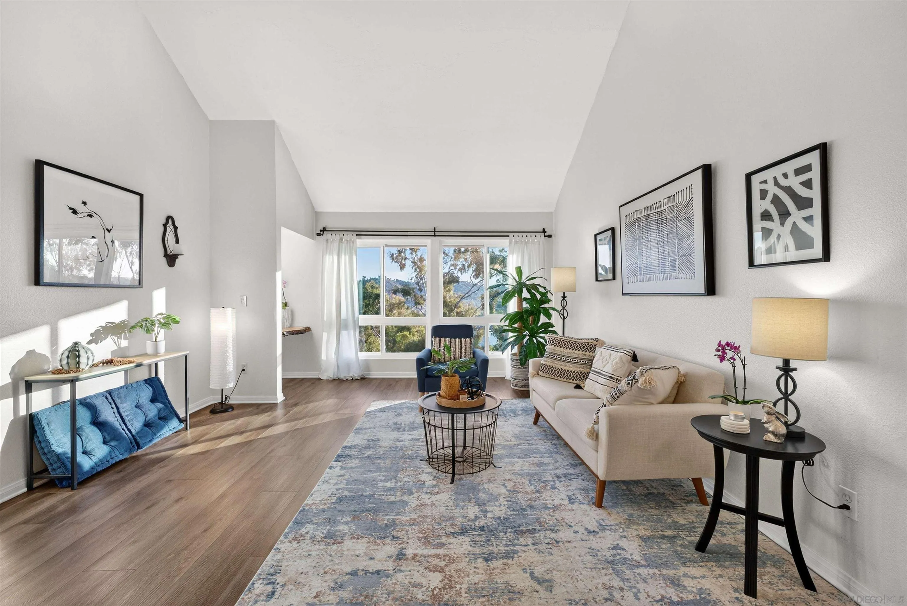 Photo #1: 260007112 Listing: Photo #1