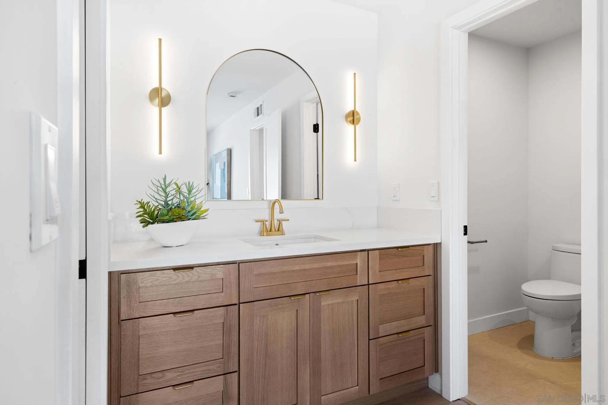 https://cdn.realtyfeed.com/cdn/127/260007113/4512f46e8c77715eb7631abc2d3844c2.webp