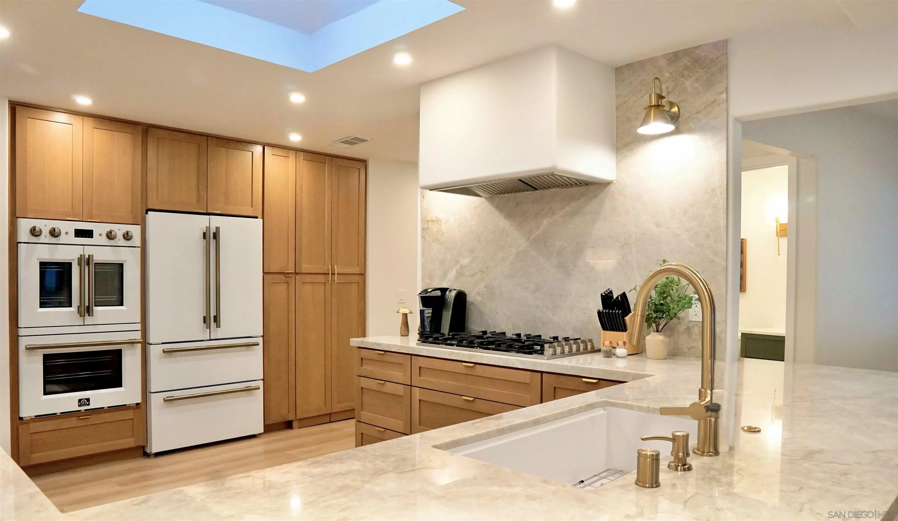 https://cdn.realtyfeed.com/cdn/127/260007113/c1427b25e4c0700881871c21811217d8.webp