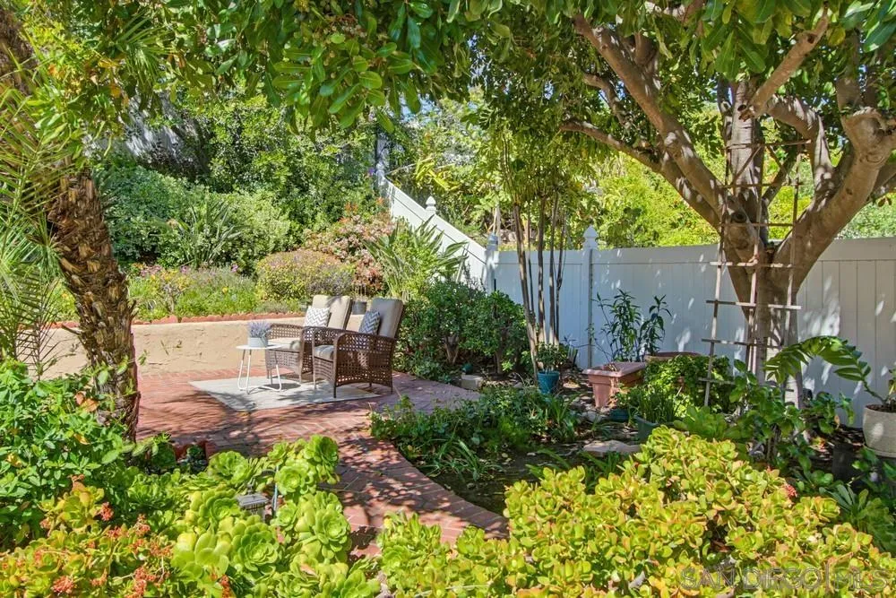 https://cdn.realtyfeed.com/cdn/127/260007118/65300e8004b5316e82a667da455a9c26.webp