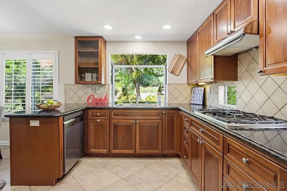 https://cdn.realtyfeed.com/cdn/127/260007118/cdb67e9b940f2b4c36b34e56d6328501.webp