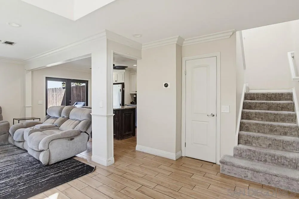 https://cdn.realtyfeed.com/cdn/127/260007120/364b1d0b70a50bd41deeeb0688385f17.webp