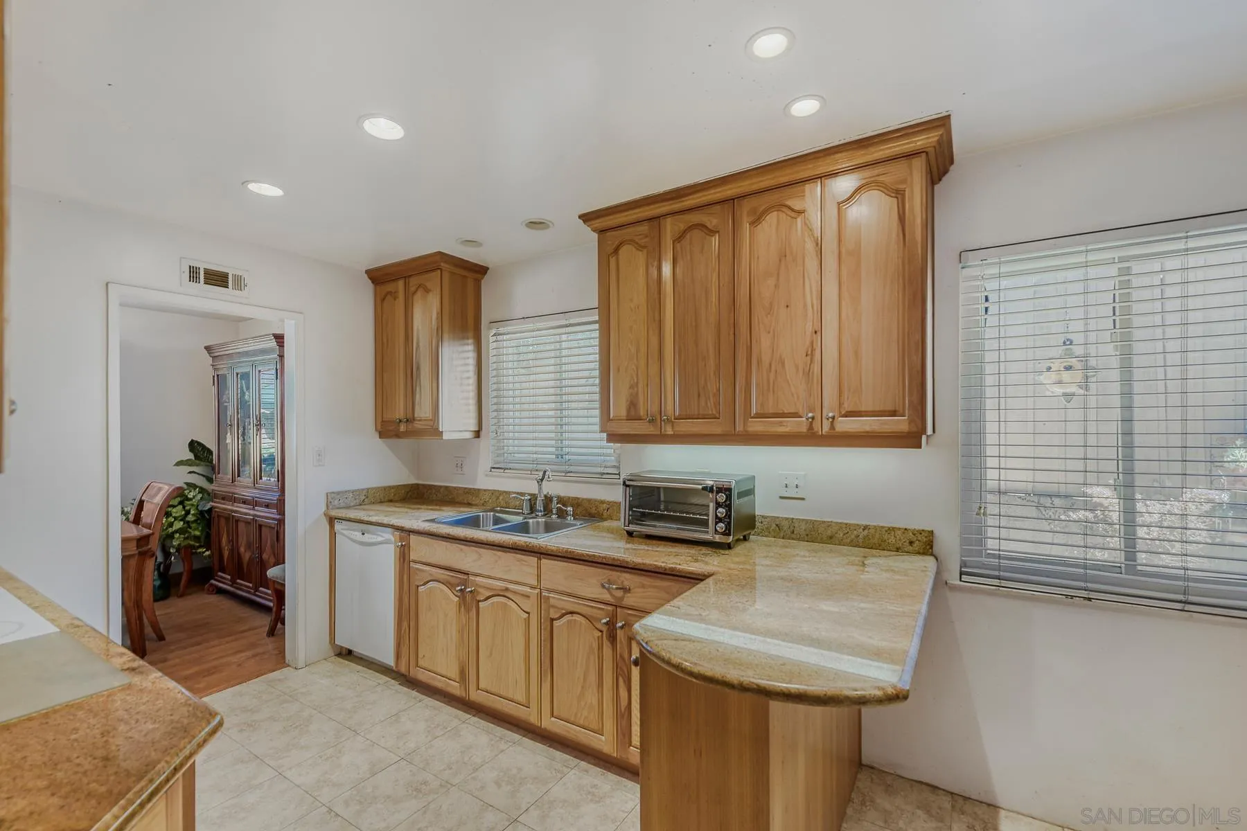 https://cdn.realtyfeed.com/cdn/127/260007124/1168773b0a40a22b4f7366ccc6a23b2a.webp