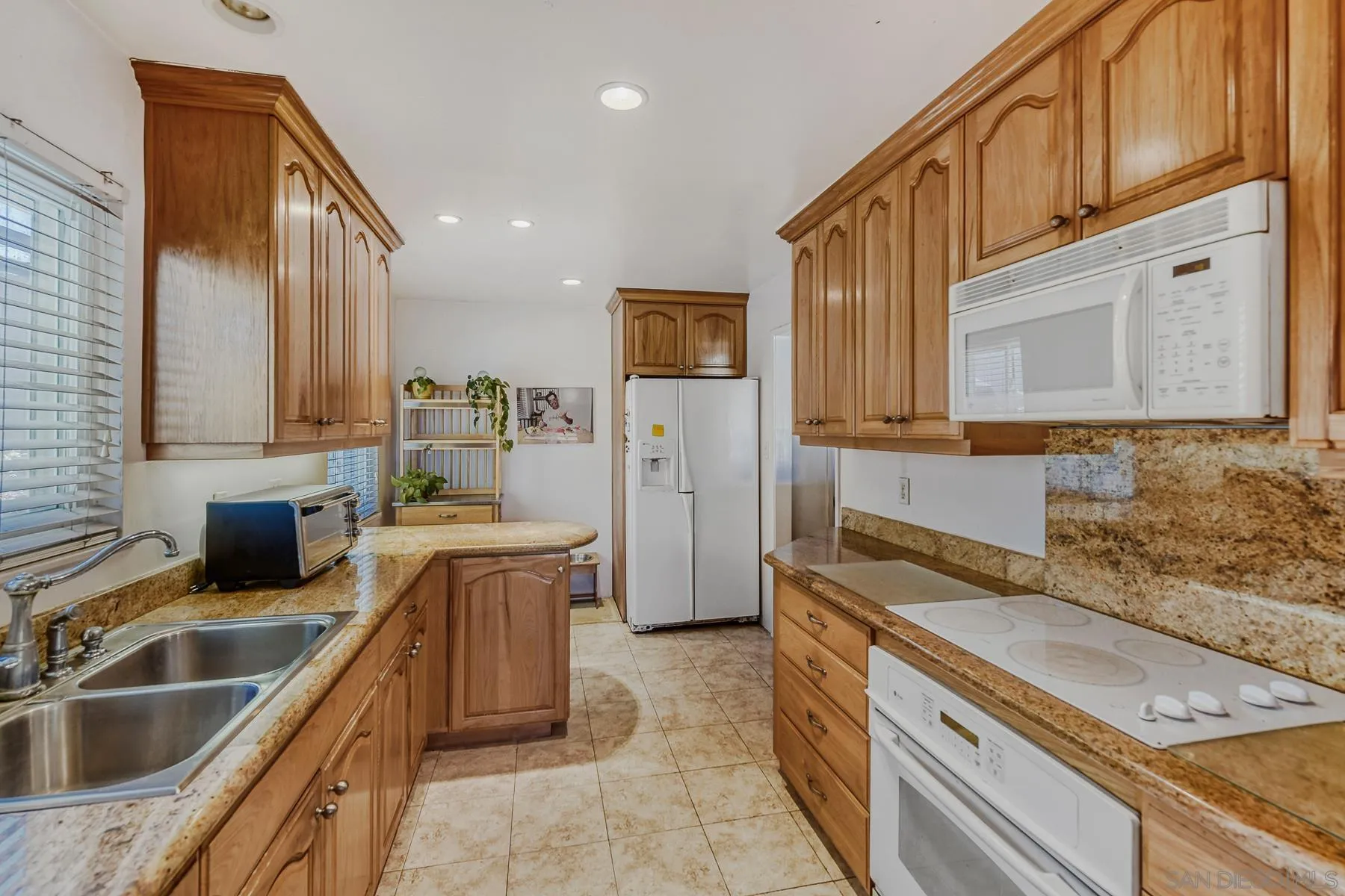 https://cdn.realtyfeed.com/cdn/127/260007124/3c99f24df3d715c7978db21182ae7cba.webp