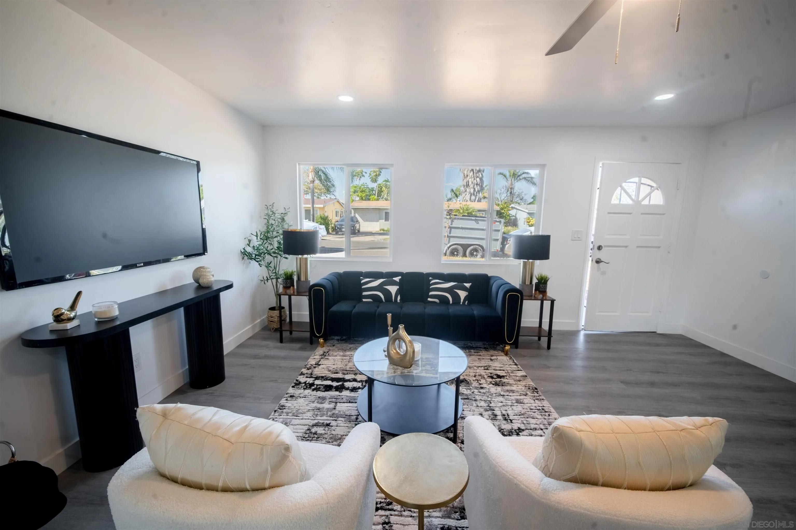 https://cdn.realtyfeed.com/cdn/127/260007127/83a3e1557e116bccb921229c962445b4.webp