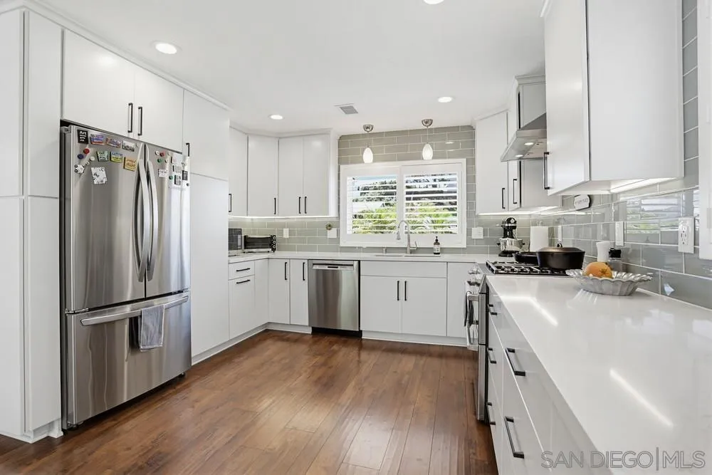https://cdn.realtyfeed.com/cdn/127/260007129/3c7a828d368dea8758641f872f4e3042.webp