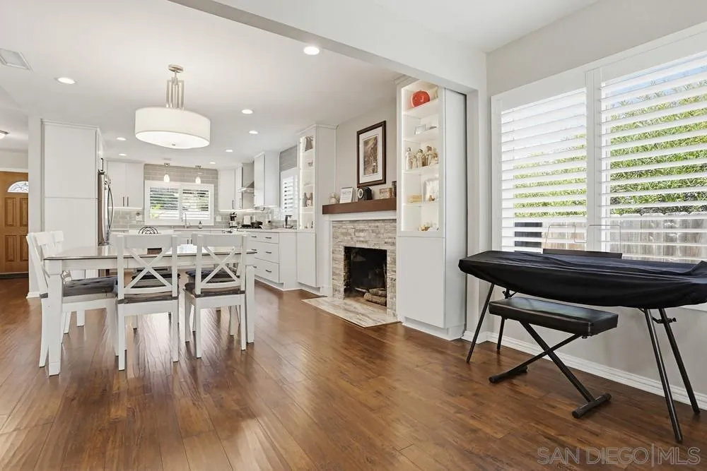 https://cdn.realtyfeed.com/cdn/127/260007129/71976f8a3827c769345e0541ff5cefb8.webp