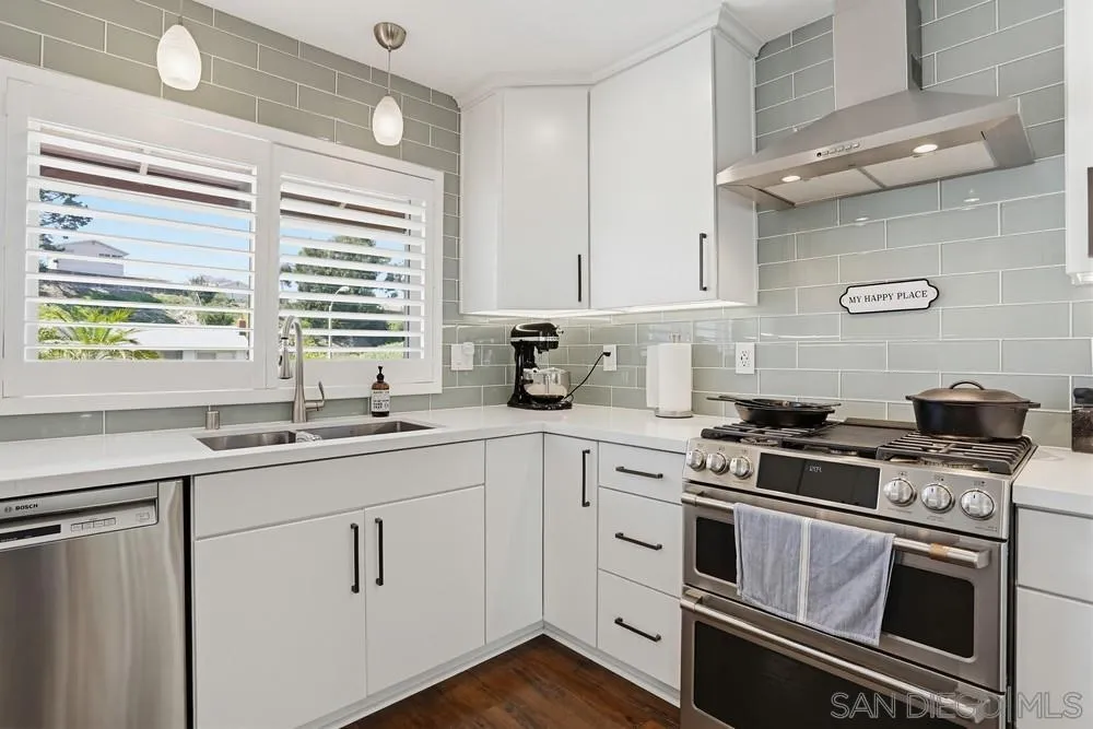 https://cdn.realtyfeed.com/cdn/127/260007129/932fba1998d8e76a23761e2f6c1c778c.webp
