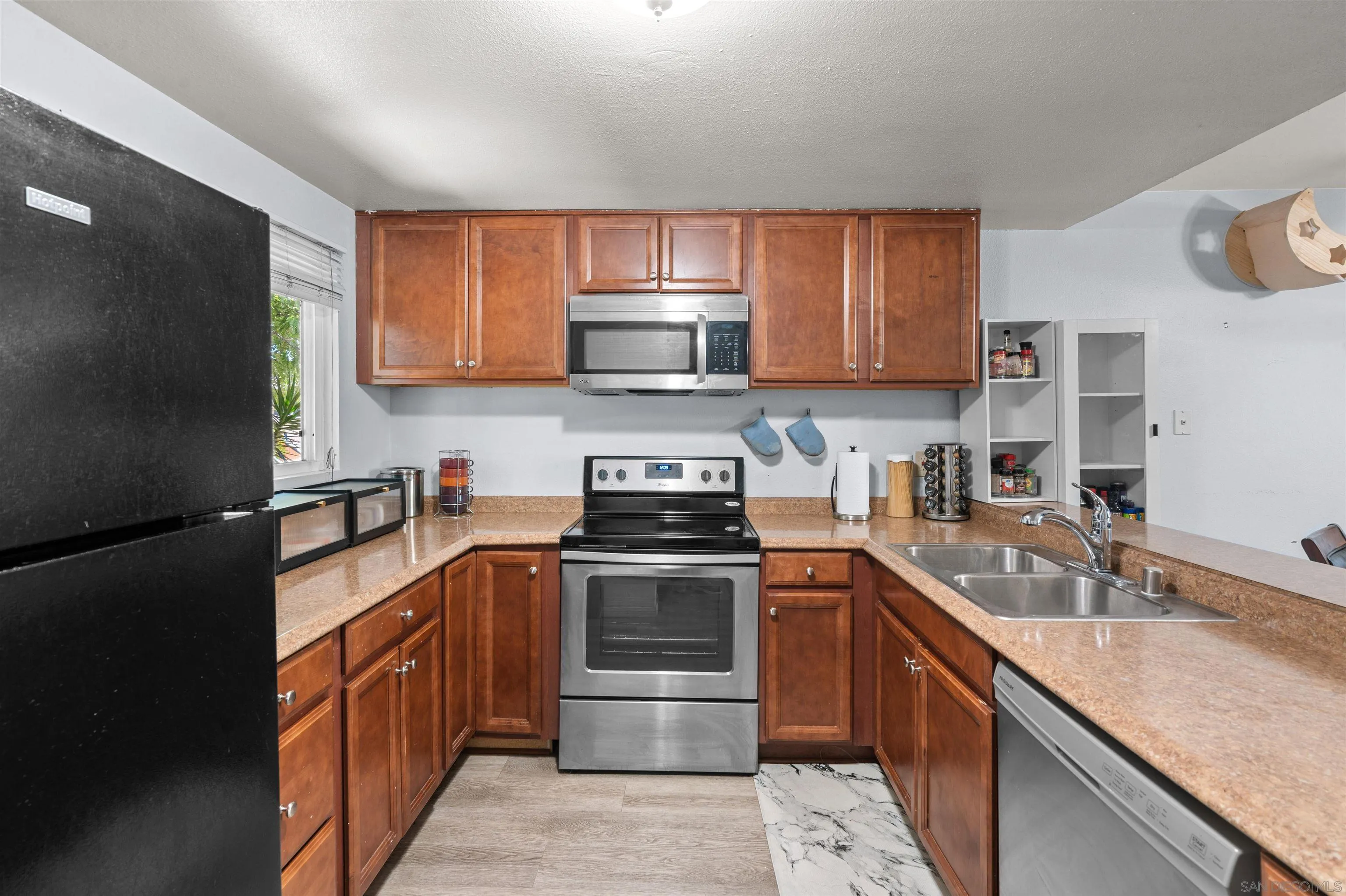 Photo #4: 260007130 Listing: Photo #4