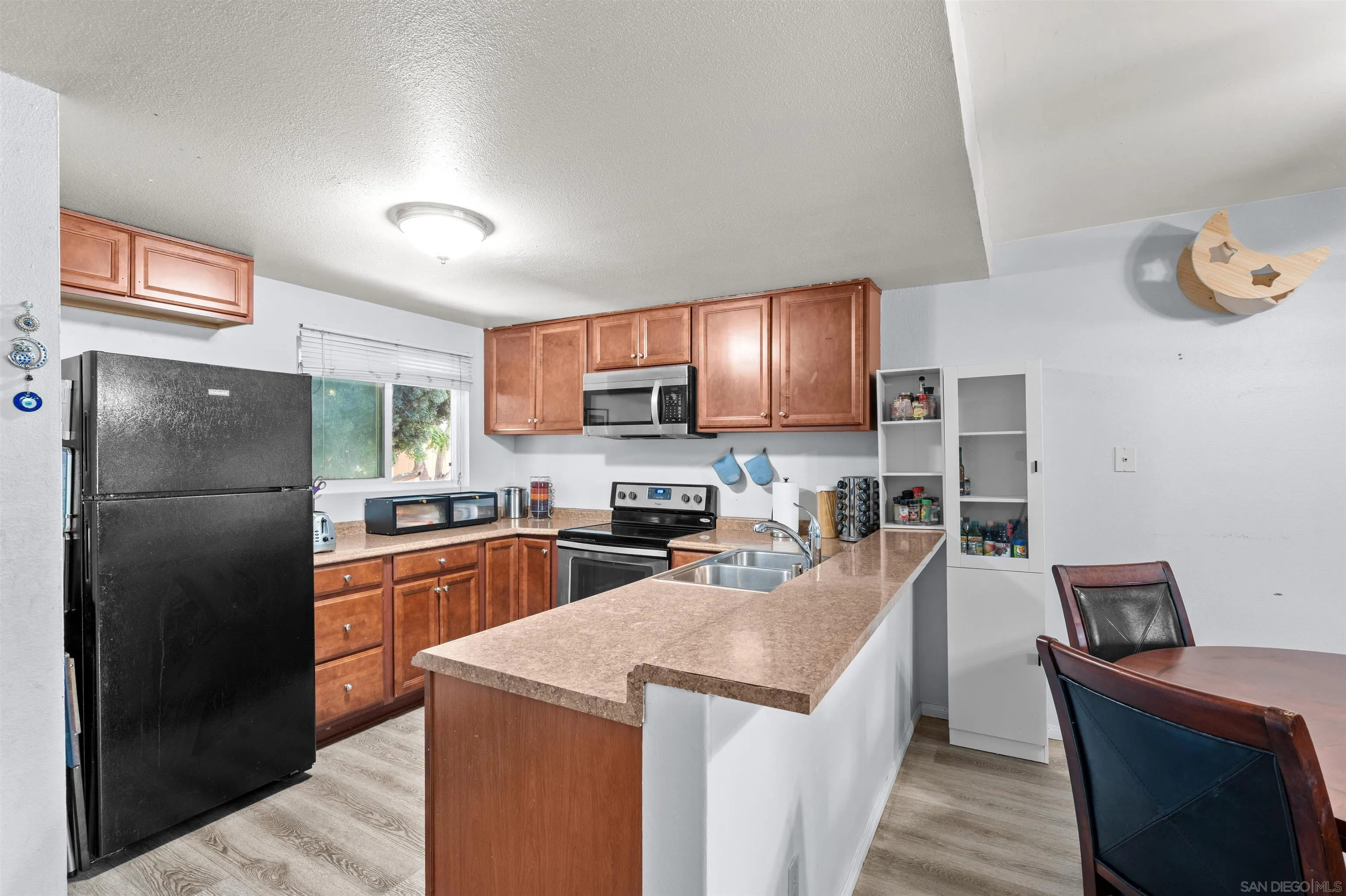 Photo #3: 260007130 Listing: Photo #3