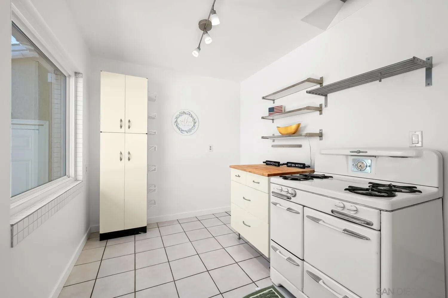 https://cdn.realtyfeed.com/cdn/127/260007131/c3d576c0f3d8d62a0533befaadac7c70.webp