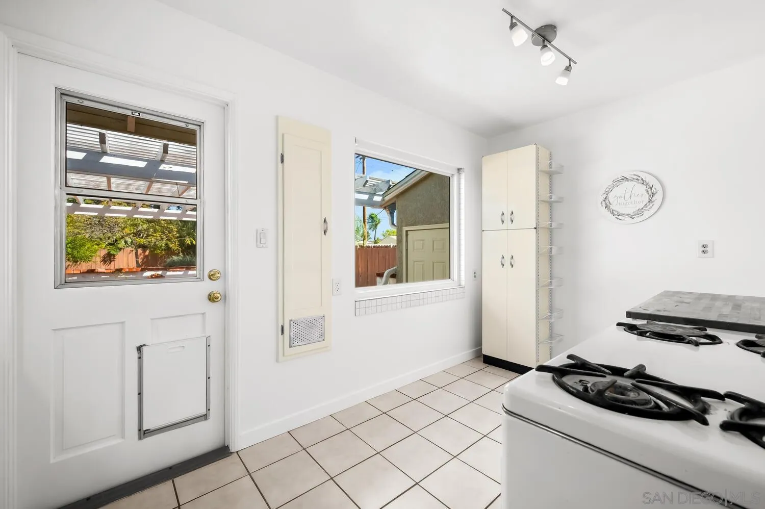https://cdn.realtyfeed.com/cdn/127/260007131/dc2556c949fa0ae433e87123a880e065.webp