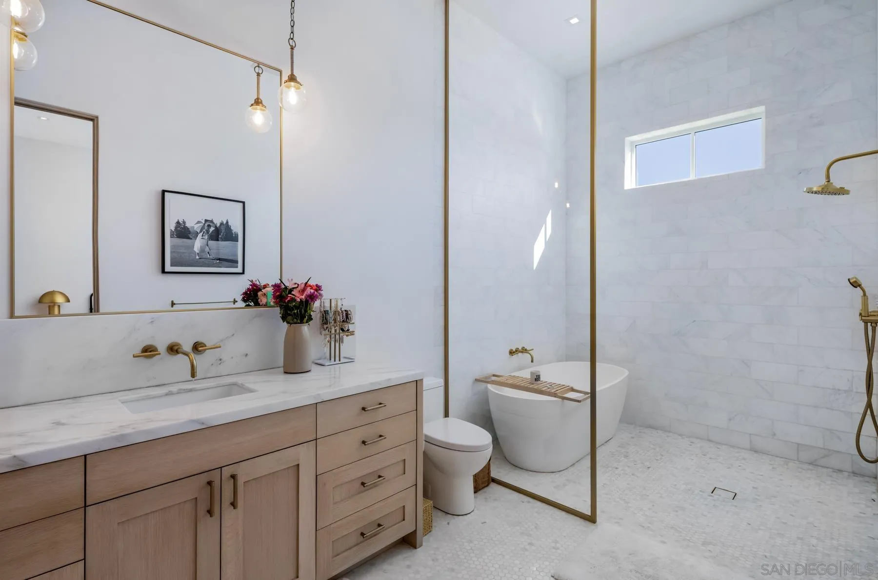 https://cdn.realtyfeed.com/cdn/127/260007132/14e42343cab8a11875bcc18517b2def5.webp