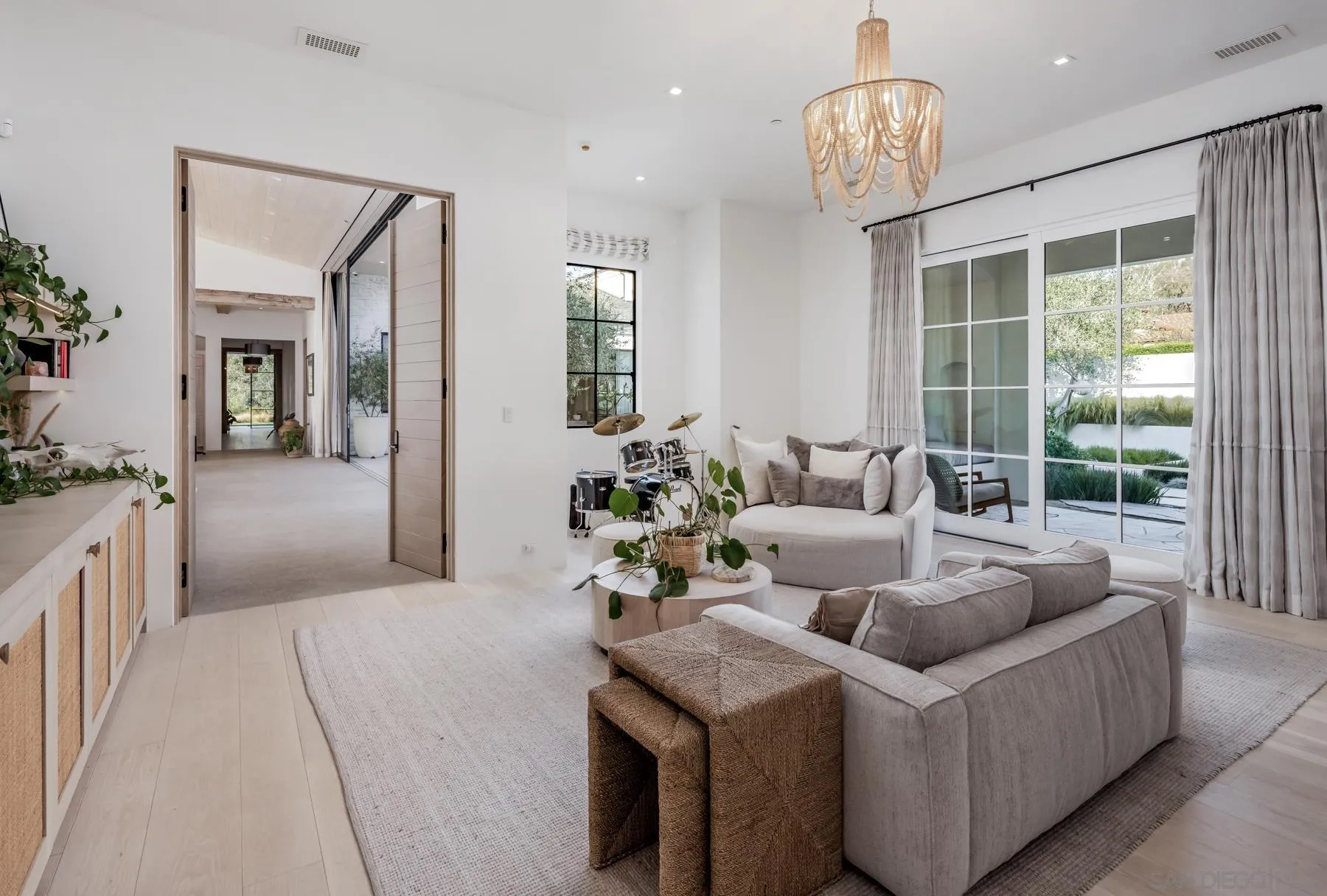 https://cdn.realtyfeed.com/cdn/127/260007132/3034c0d4bbd011de4ca54af75580b5f1.webp