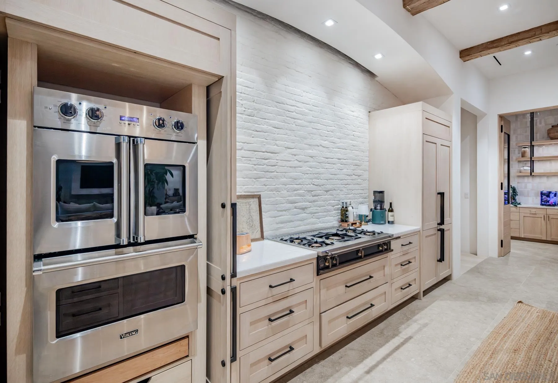 https://cdn.realtyfeed.com/cdn/127/260007132/35cbaa5d2b6992719b1ae427bff37968.webp