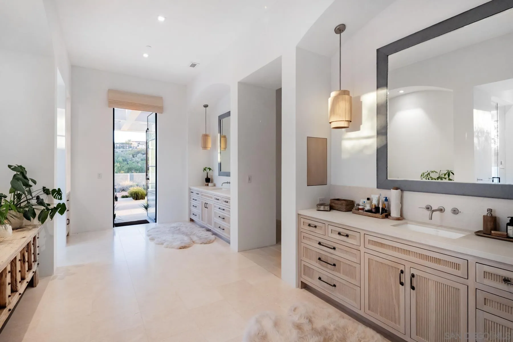 https://cdn.realtyfeed.com/cdn/127/260007132/59f515c84fe02f5befc0c98e5e96df91.webp