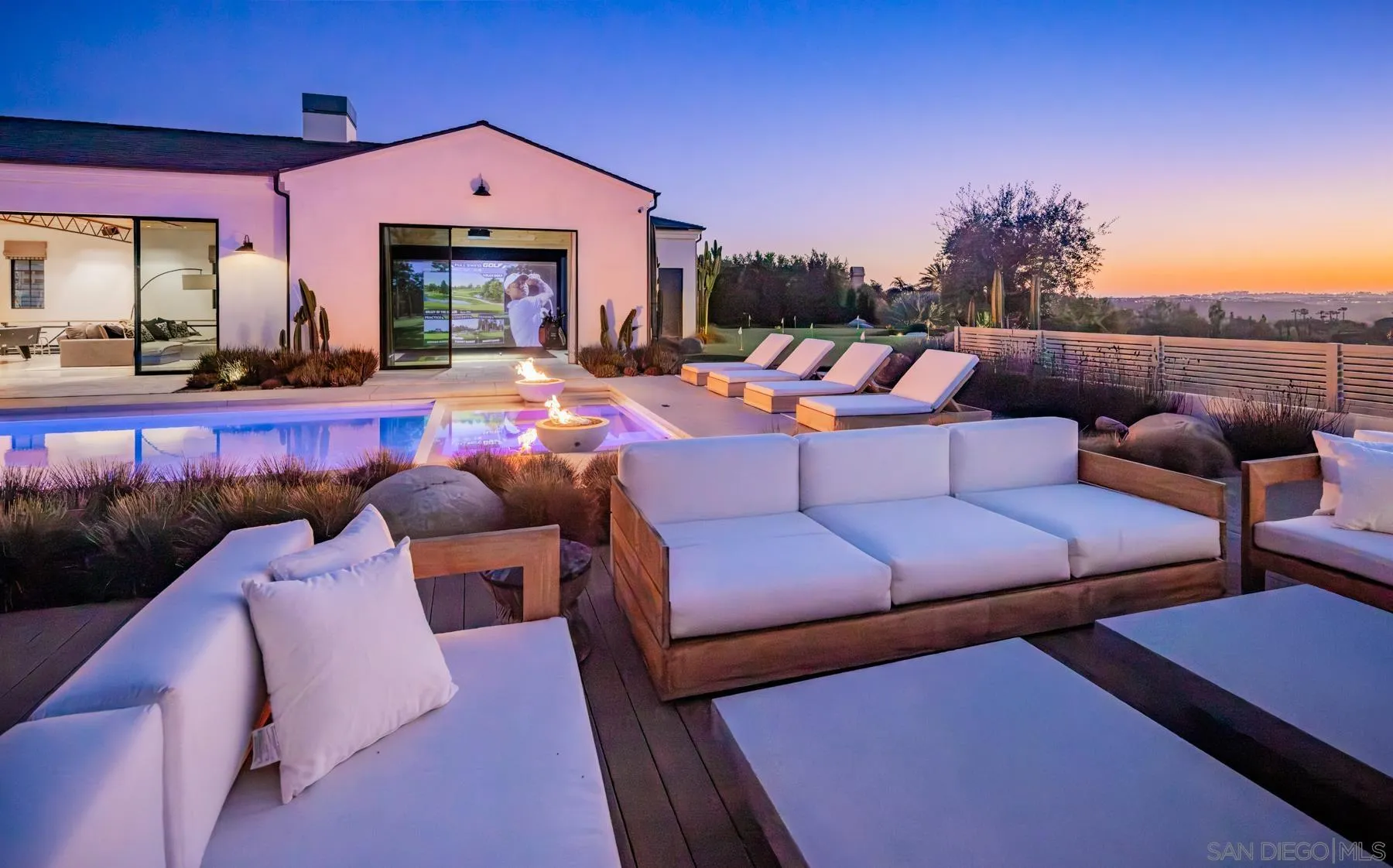 https://cdn.realtyfeed.com/cdn/127/260007132/8462f5b944e8ce20b131c551e8a765e1.webp