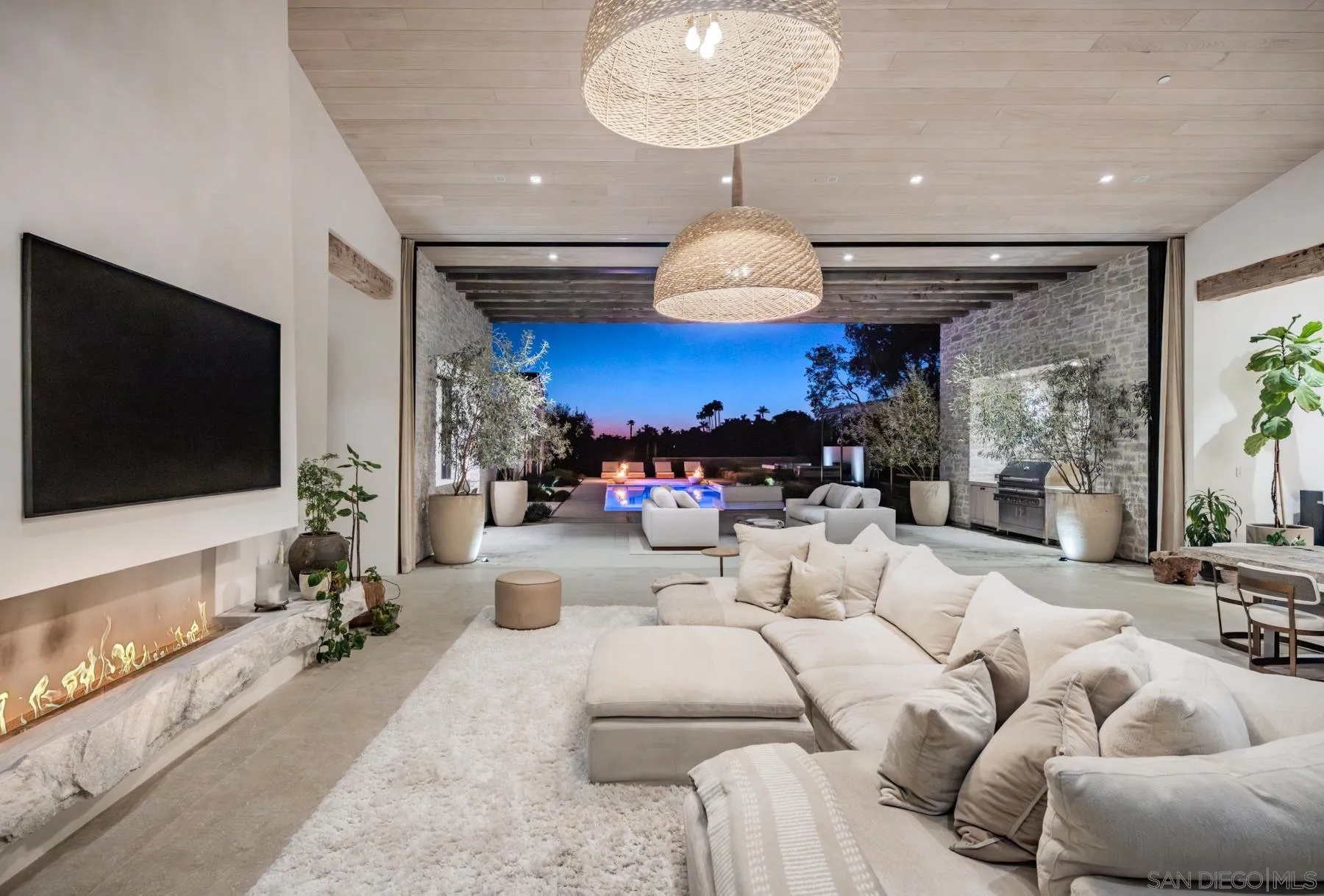 https://cdn.realtyfeed.com/cdn/127/260007132/96d3055b520943a5f1ad6738eb70fa09.webp